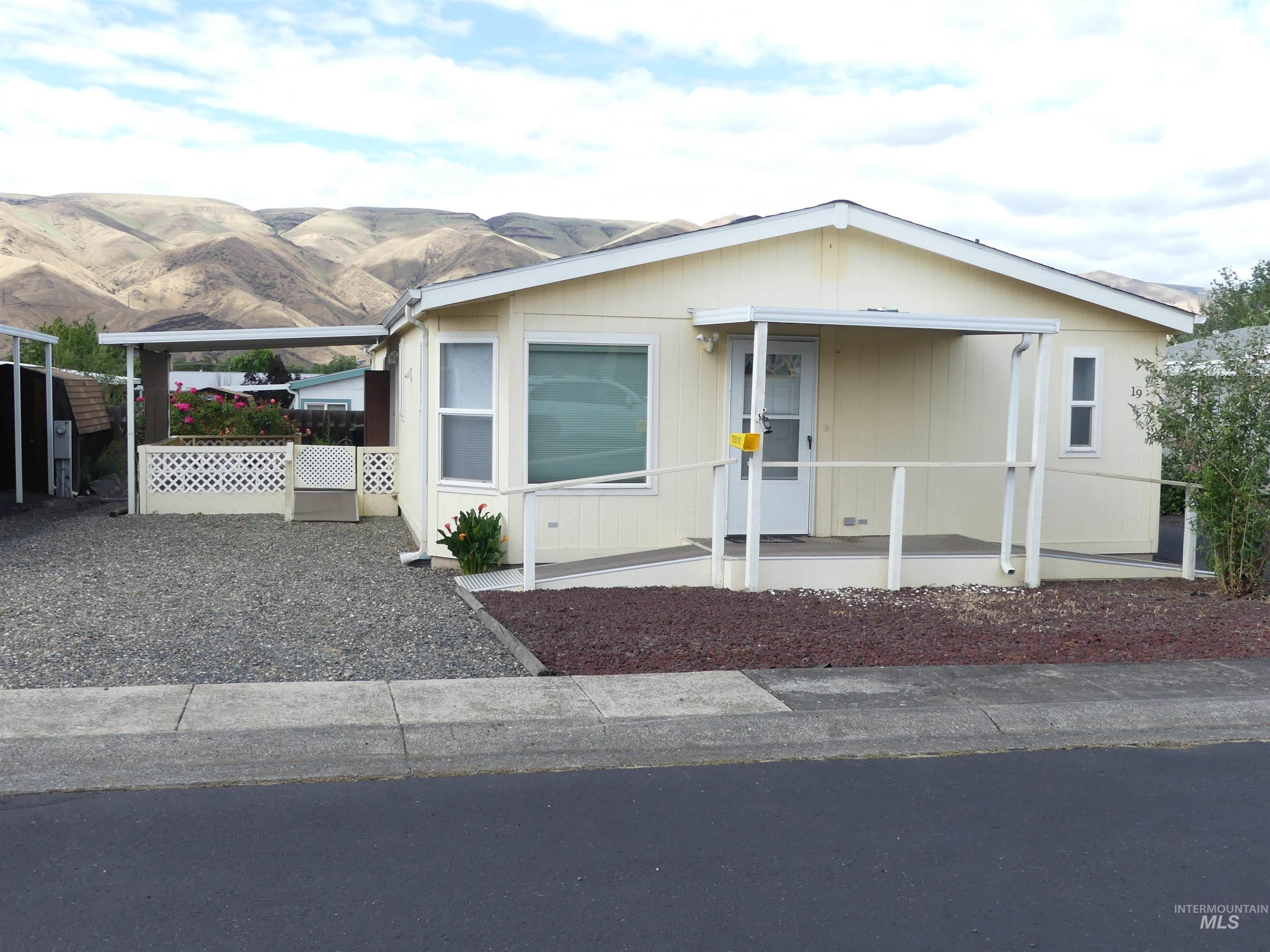 1430 Chestnut St, Clarkston, Washington 99403, 3 Bedrooms, 2 Bathrooms, Residential For Sale, Price $159,000, 98989932