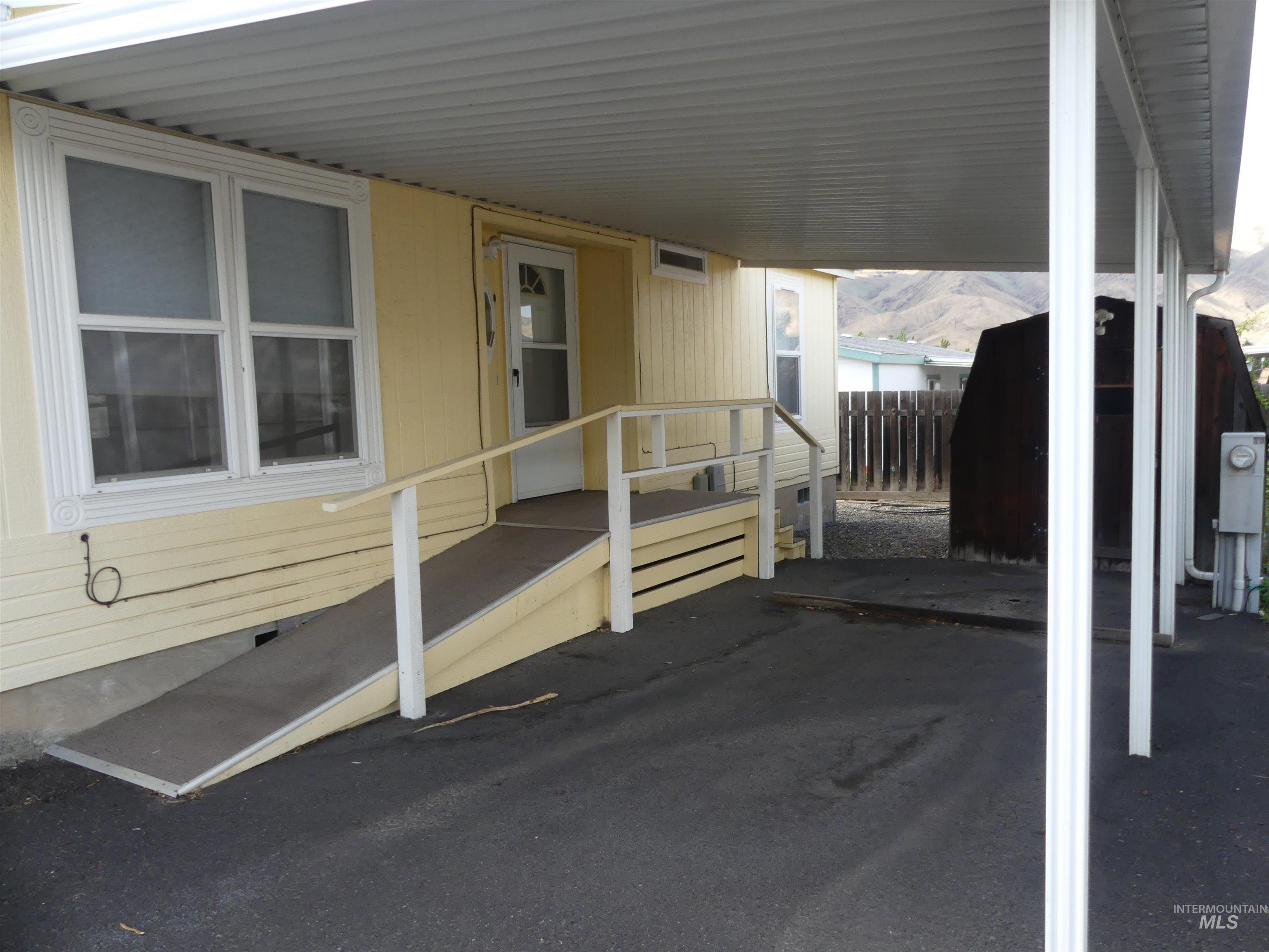 1430 Chestnut St, Clarkston, Washington 99403, 3 Bedrooms, 2 Bathrooms, Residential For Sale, Price $159,000, 98989932