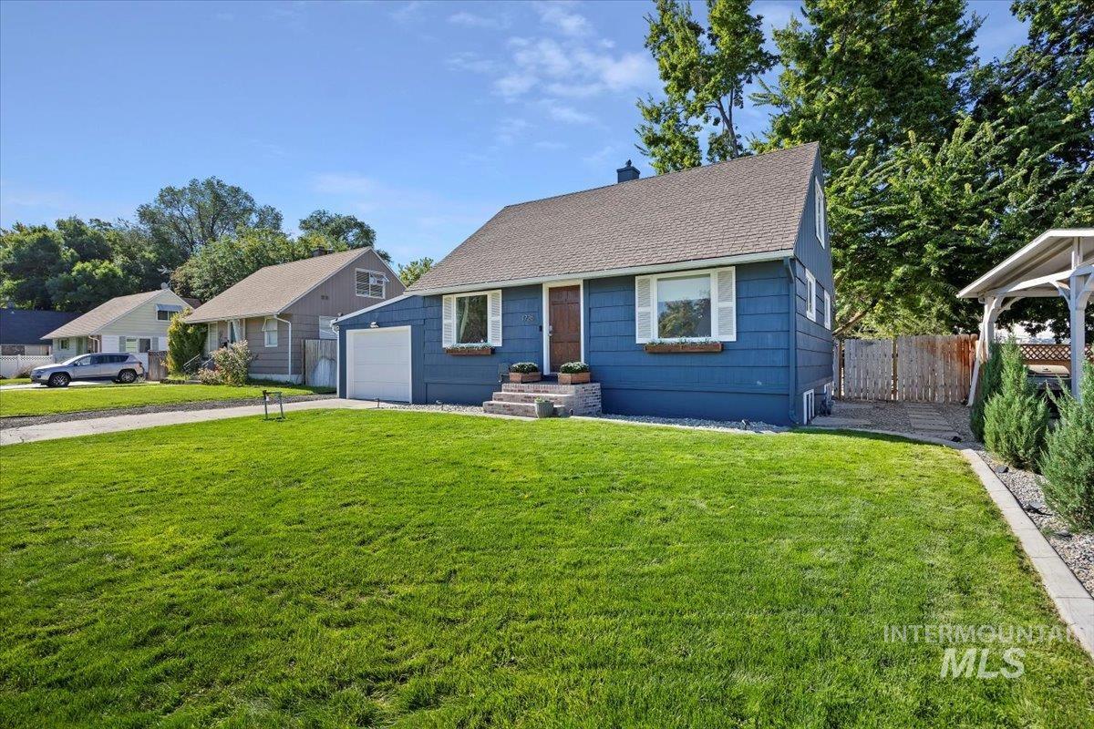 1726 Borah Ave, Twin Falls, Idaho 83301, 6 Bedrooms, 2 Bathrooms, Residential For Sale, Price $349,000,MLS 98989937