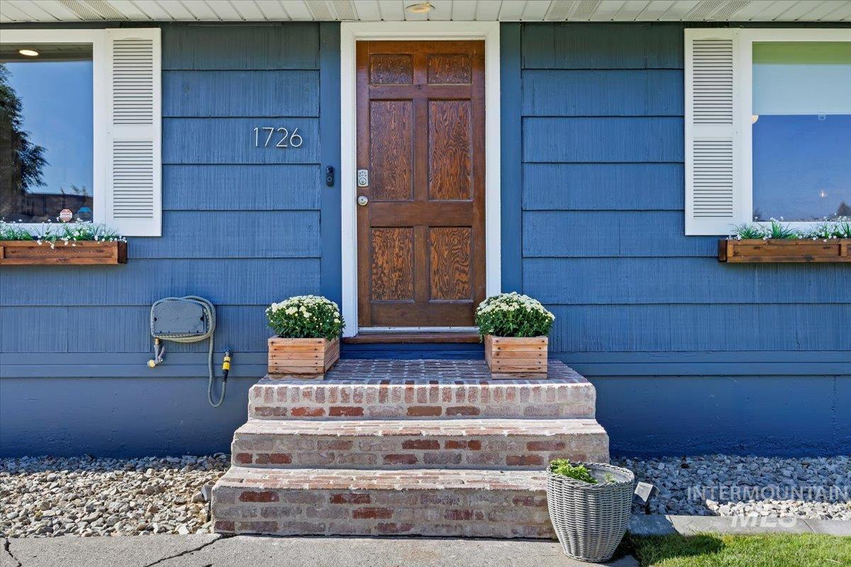 1726 Borah Ave, Twin Falls, Idaho 83301, 6 Bedrooms, 2 Bathrooms, Residential For Sale, Price $349,000,MLS 98989937