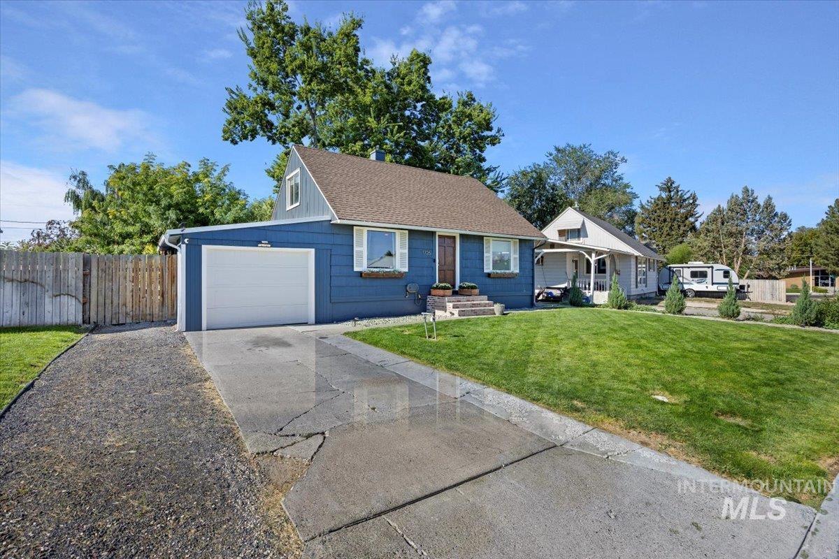 1726 Borah Ave, Twin Falls, Idaho 83301, 6 Bedrooms, 2 Bathrooms, Residential For Sale, Price $349,000,MLS 98989937