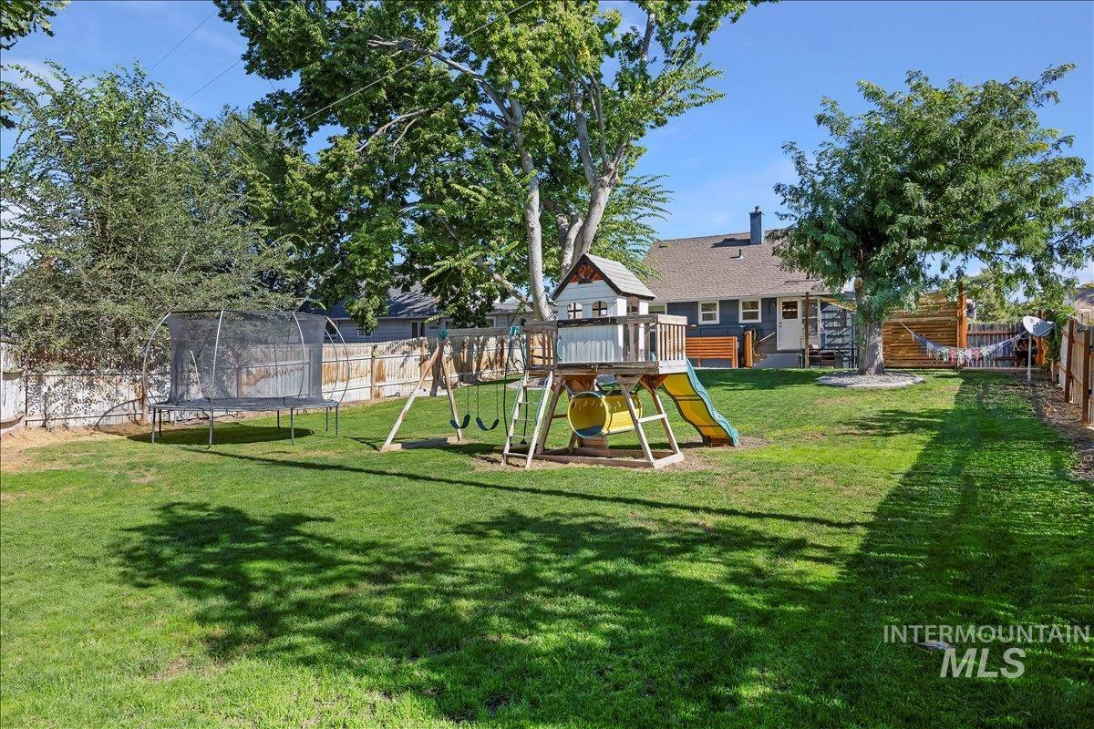 1726 Borah Ave, Twin Falls, Idaho 83301, 6 Bedrooms, 2 Bathrooms, Residential For Sale, Price $349,000,MLS 98989937