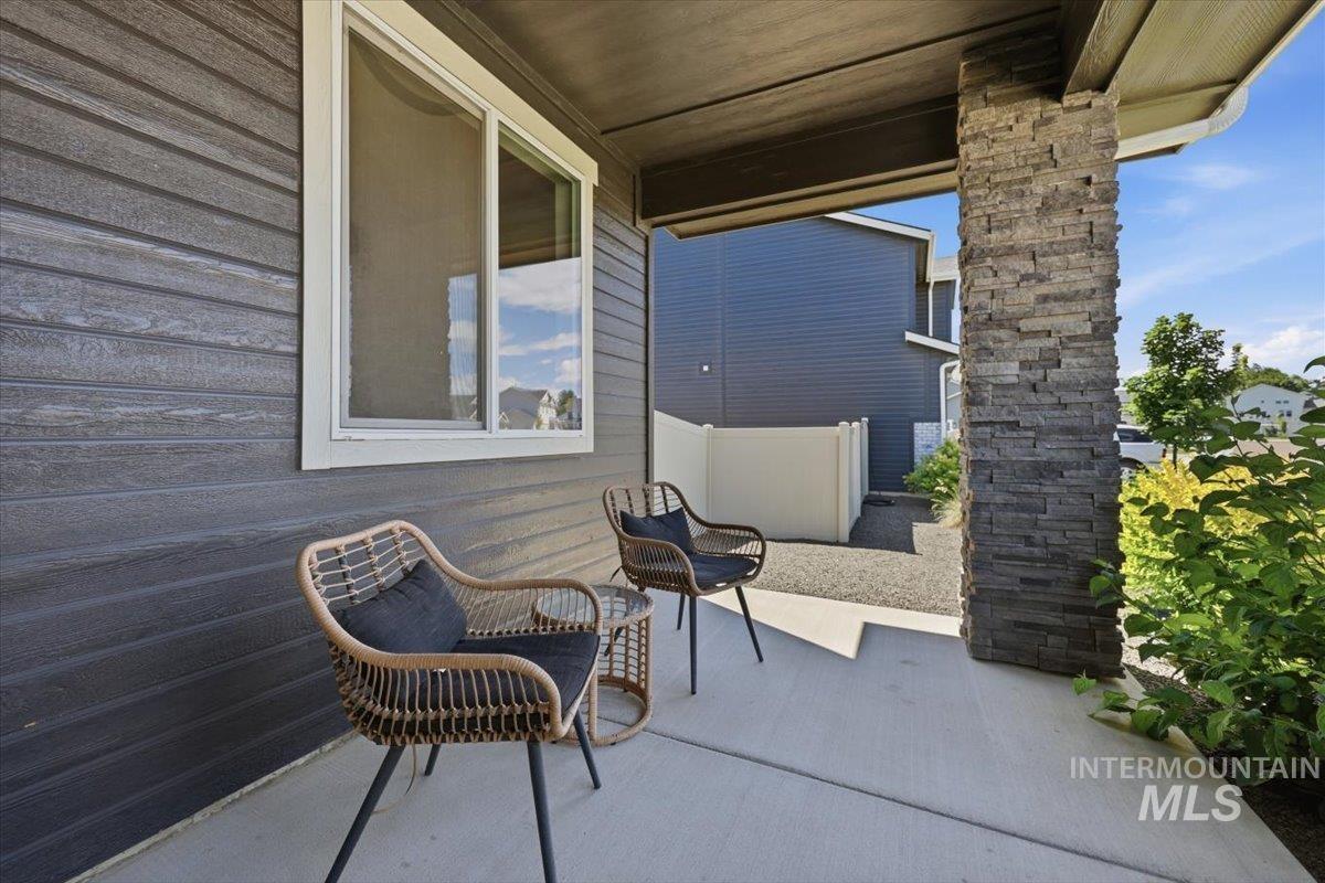15208 Hanks Way, Caldwell, Idaho 83607, 4 Bedrooms, 2.5 Bathrooms, Residential For Sale, Price $545,000,MLS 98989944