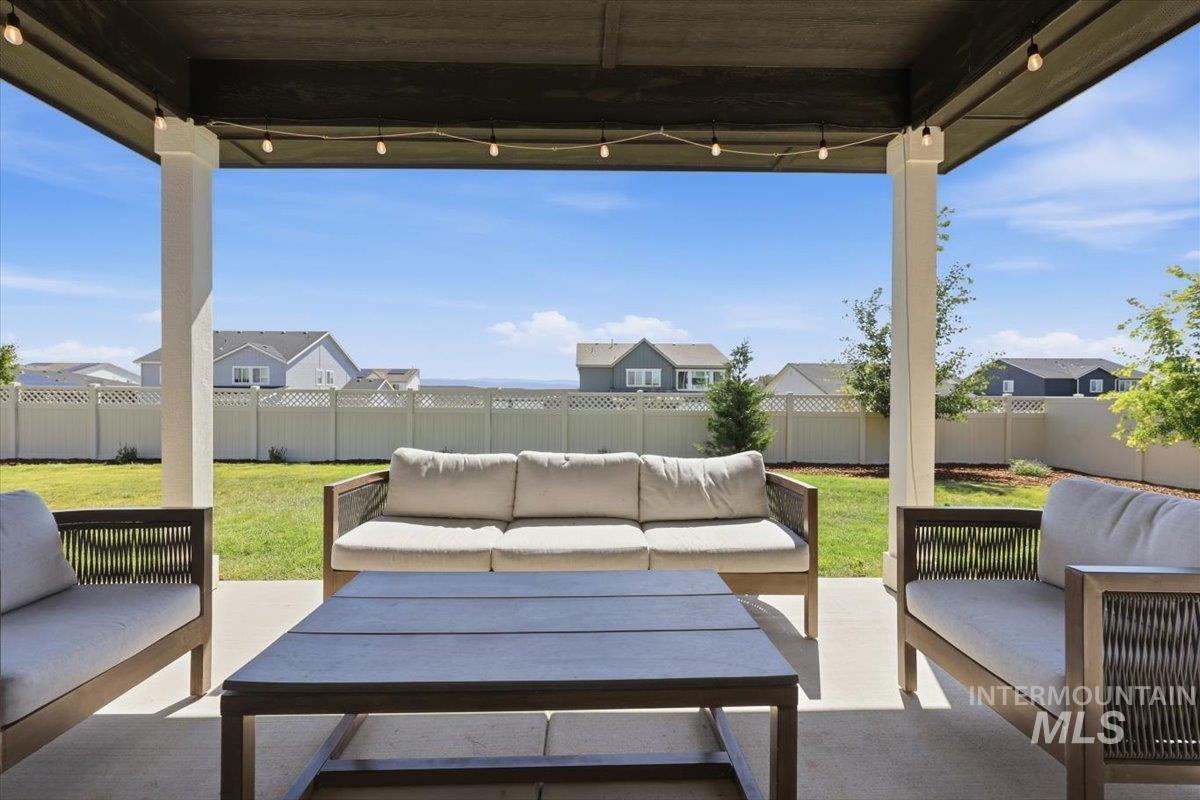 15208 Hanks Way, Caldwell, Idaho 83607, 4 Bedrooms, 2.5 Bathrooms, Residential For Sale, Price $545,000,MLS 98989944