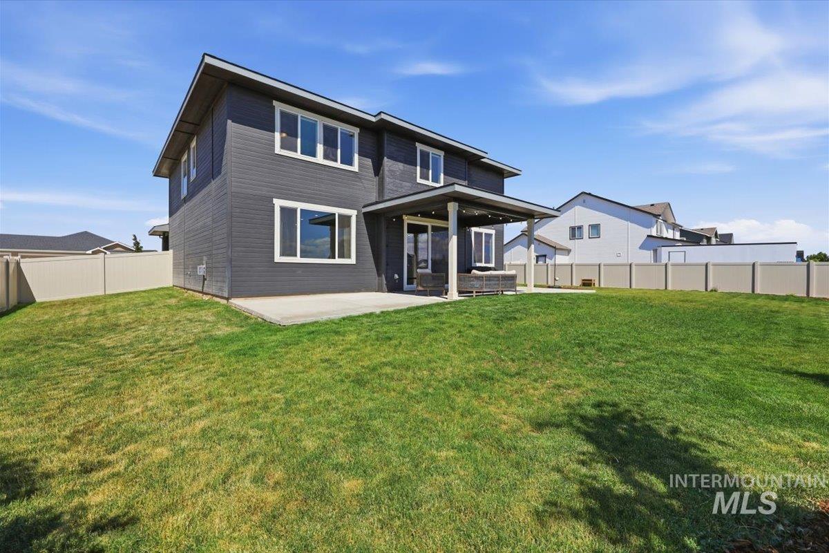 15208 Hanks Way, Caldwell, Idaho 83607, 4 Bedrooms, 2.5 Bathrooms, Residential For Sale, Price $545,000,MLS 98989944