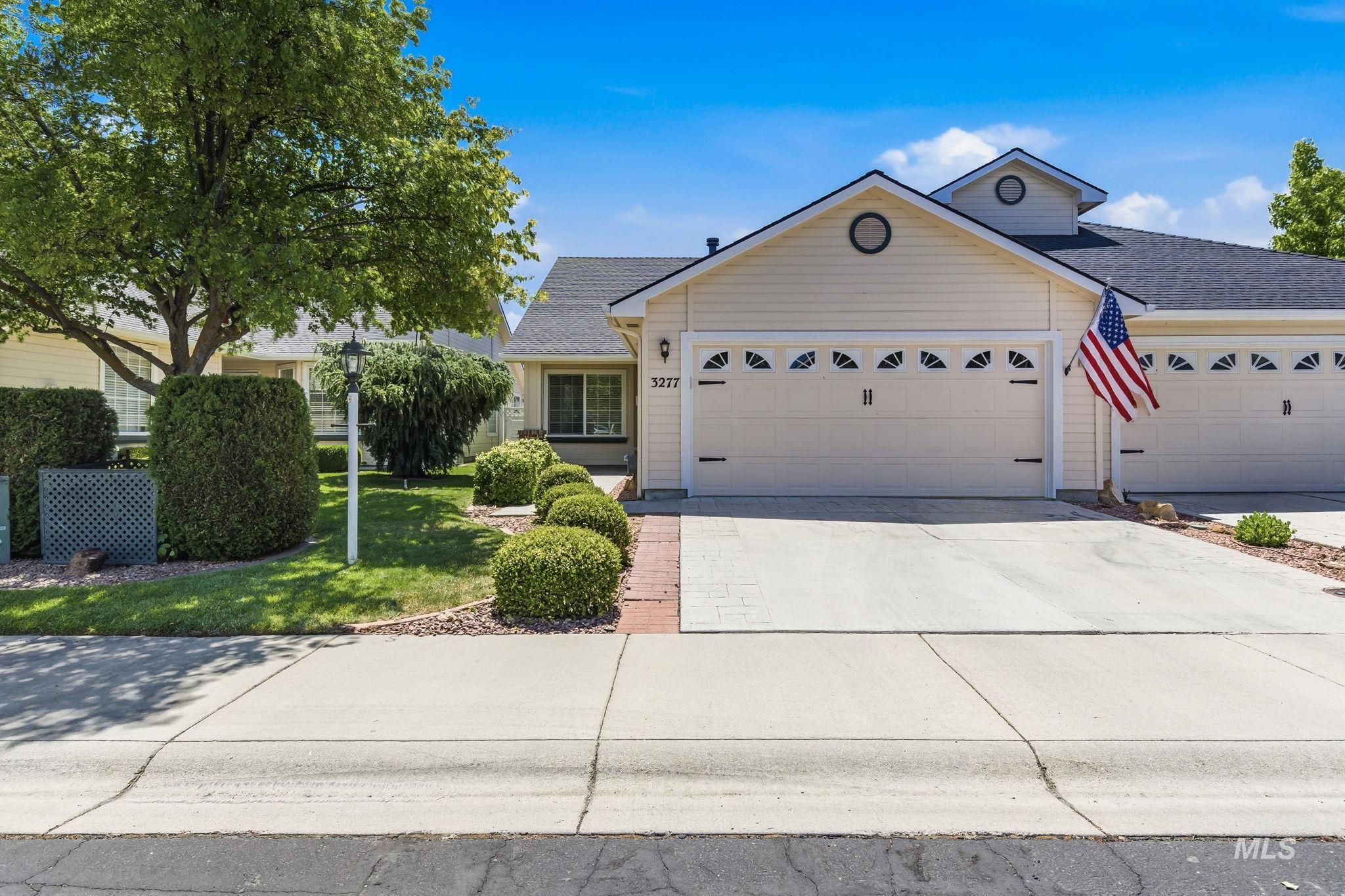 3277 W Fieldstream Ln., Meridian, Idaho 83646, 2 Bedrooms, 2 Bathrooms, Residential For Sale, Price $392,000,MLS 98989952