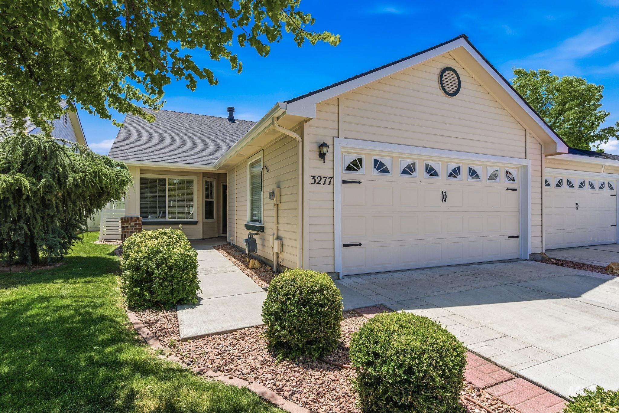 3277 W Fieldstream Ln., Meridian, Idaho 83646, 2 Bedrooms, 2 Bathrooms, Residential For Sale, Price $392,000,MLS 98989952