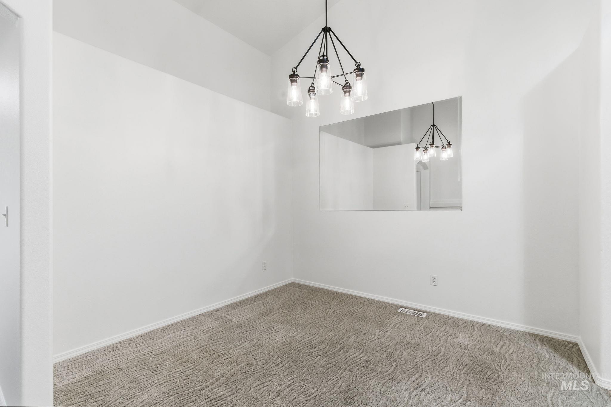 3277 W Fieldstream Ln., Meridian, Idaho 83646, 2 Bedrooms, 2 Bathrooms, Residential For Sale, Price $392,000,MLS 98989952