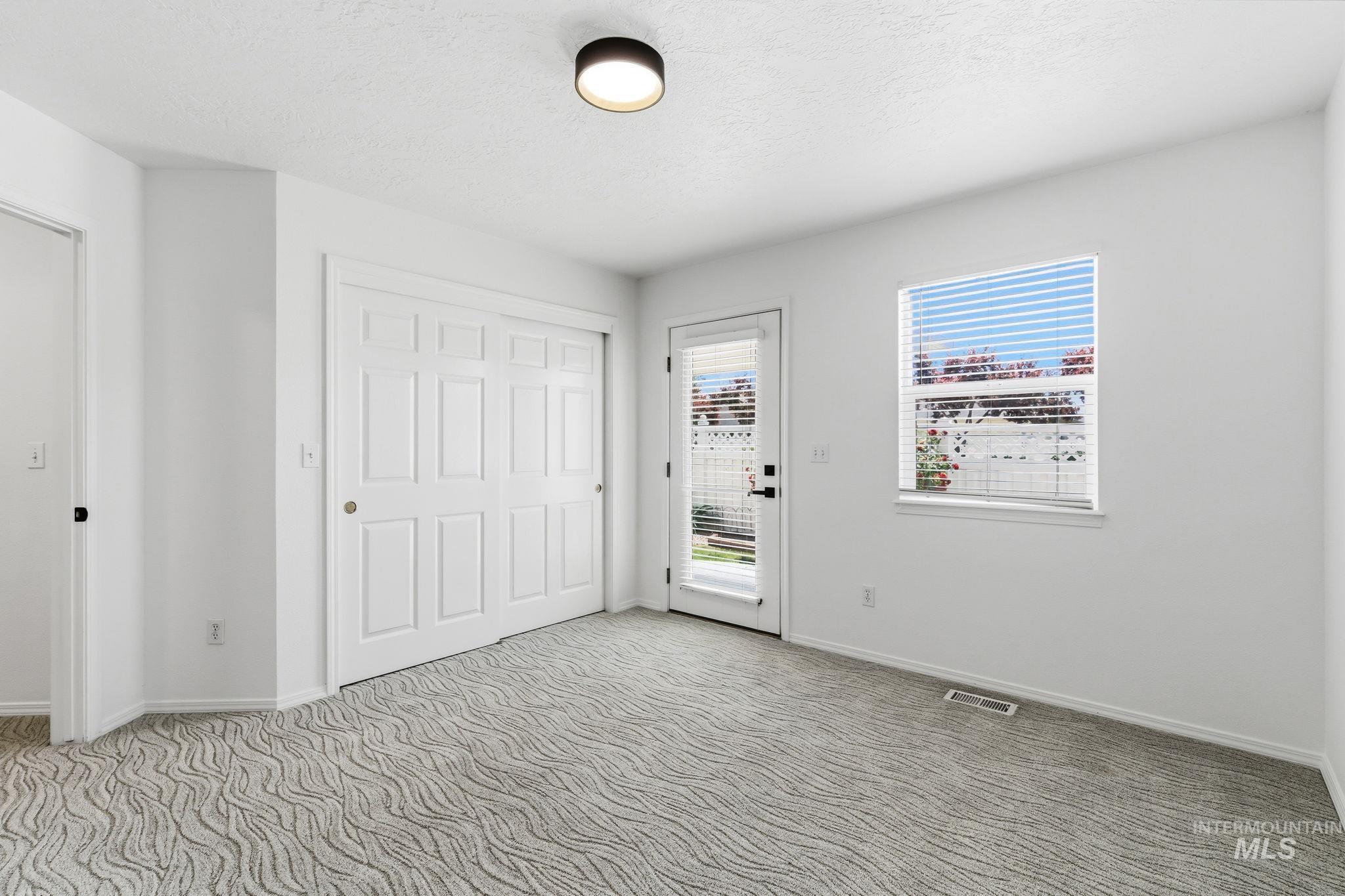 3277 W Fieldstream Ln., Meridian, Idaho 83646, 2 Bedrooms, 2 Bathrooms, Residential For Sale, Price $392,000,MLS 98989952