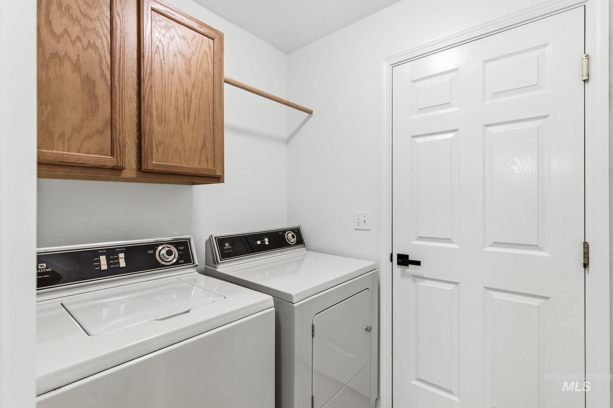 3277 W Fieldstream Ln., Meridian, Idaho 83646, 2 Bedrooms, 2 Bathrooms, Residential For Sale, Price $392,000,MLS 98989952