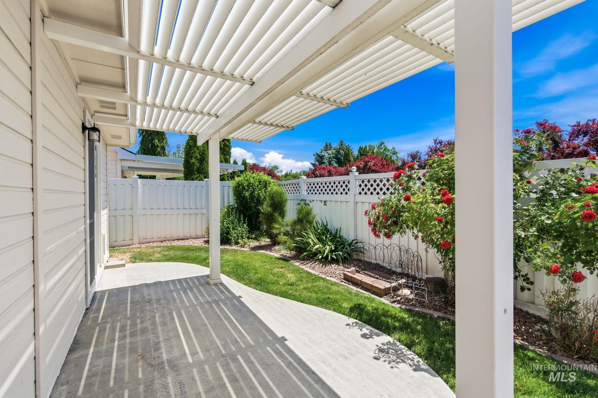 3277 W Fieldstream Ln., Meridian, Idaho 83646, 2 Bedrooms, 2 Bathrooms, Residential For Sale, Price $392,000,MLS 98989952