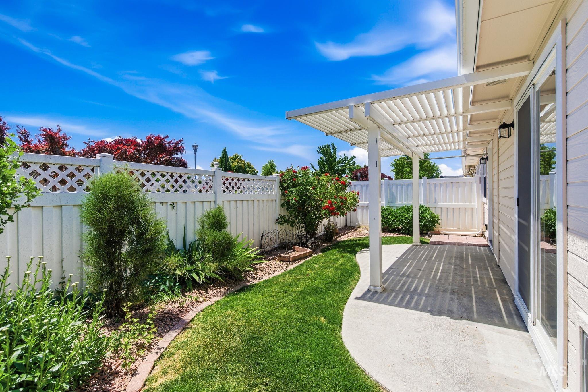 3277 W Fieldstream Ln., Meridian, Idaho 83646, 2 Bedrooms, 2 Bathrooms, Residential For Sale, Price $392,000,MLS 98989952