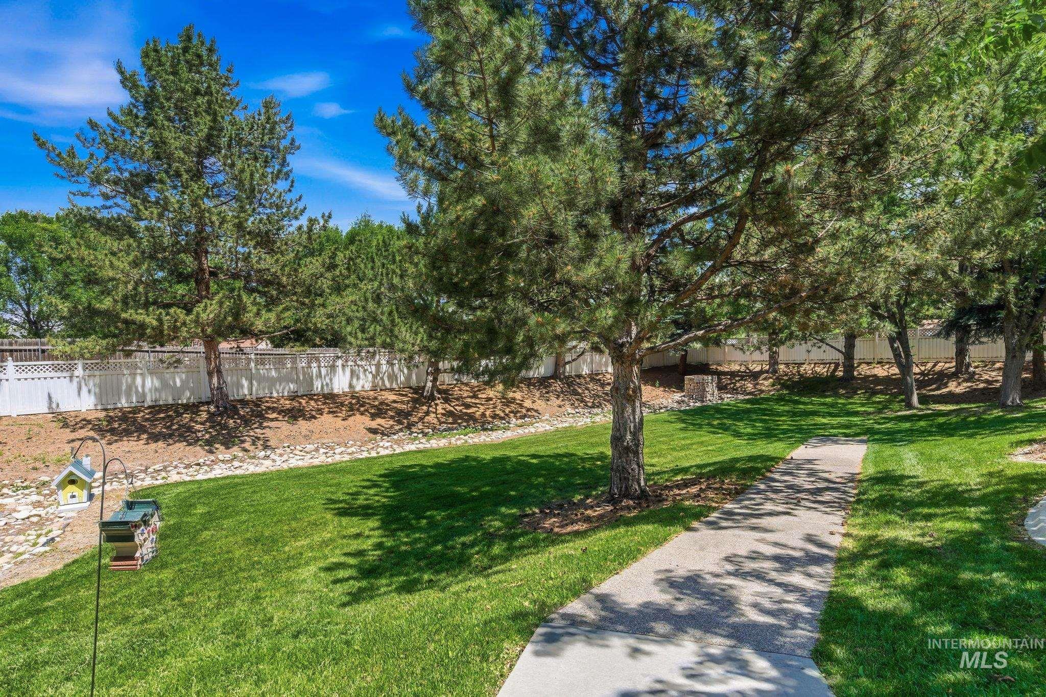 3277 W Fieldstream Ln., Meridian, Idaho 83646, 2 Bedrooms, 2 Bathrooms, Residential For Sale, Price $392,000,MLS 98989952
