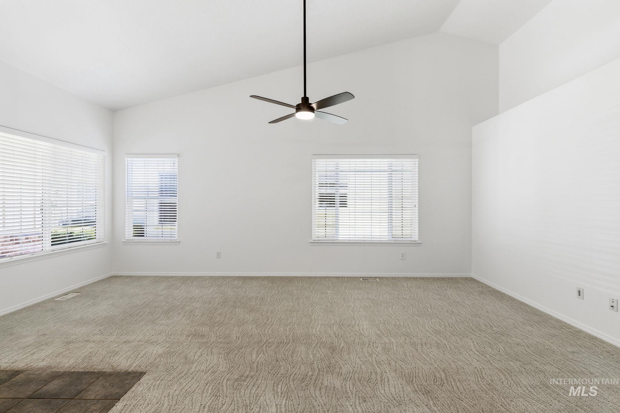 3277 W Fieldstream Ln., Meridian, Idaho 83646, 2 Bedrooms, 2 Bathrooms, Residential For Sale, Price $392,000,MLS 98989952