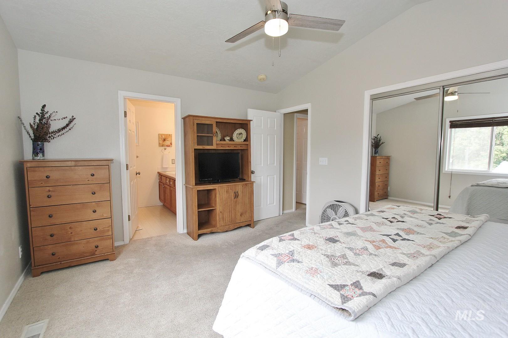 2450 W Santa Clara Dr, Meridian, Idaho 83642, 4 Bedrooms, 3 Bathrooms, Residential For Sale, Price $499,000,MLS 98989953