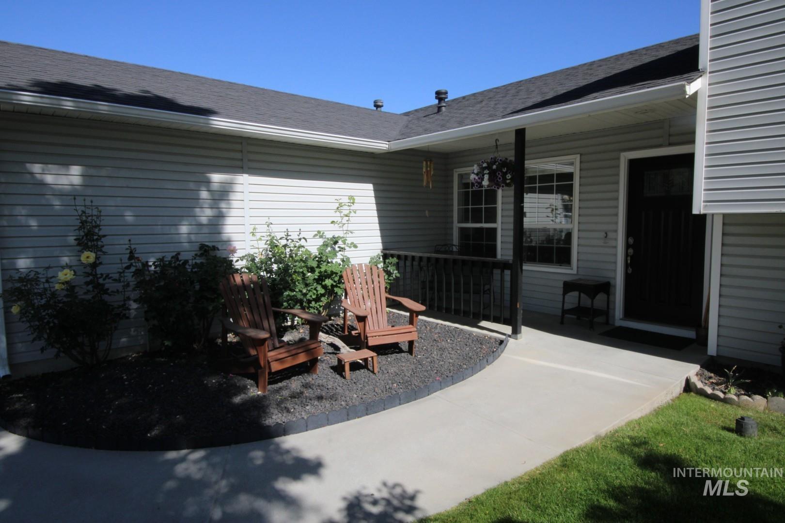 2450 W Santa Clara Dr, Meridian, Idaho 83642, 4 Bedrooms, 3 Bathrooms, Residential For Sale, Price $499,000,MLS 98989953