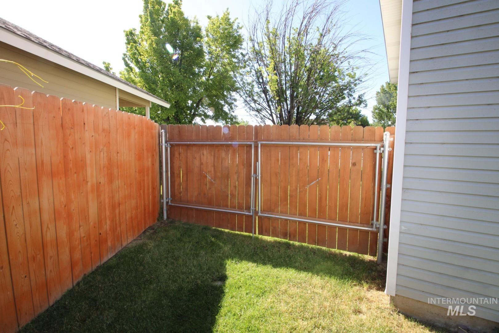 2450 W Santa Clara Dr, Meridian, Idaho 83642, 4 Bedrooms, 3 Bathrooms, Residential For Sale, Price $499,000,MLS 98989953