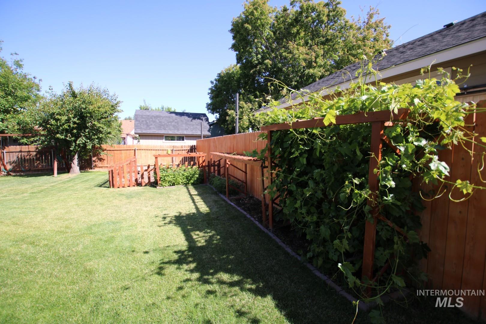 2450 W Santa Clara Dr, Meridian, Idaho 83642, 4 Bedrooms, 3 Bathrooms, Residential For Sale, Price $499,000,MLS 98989953