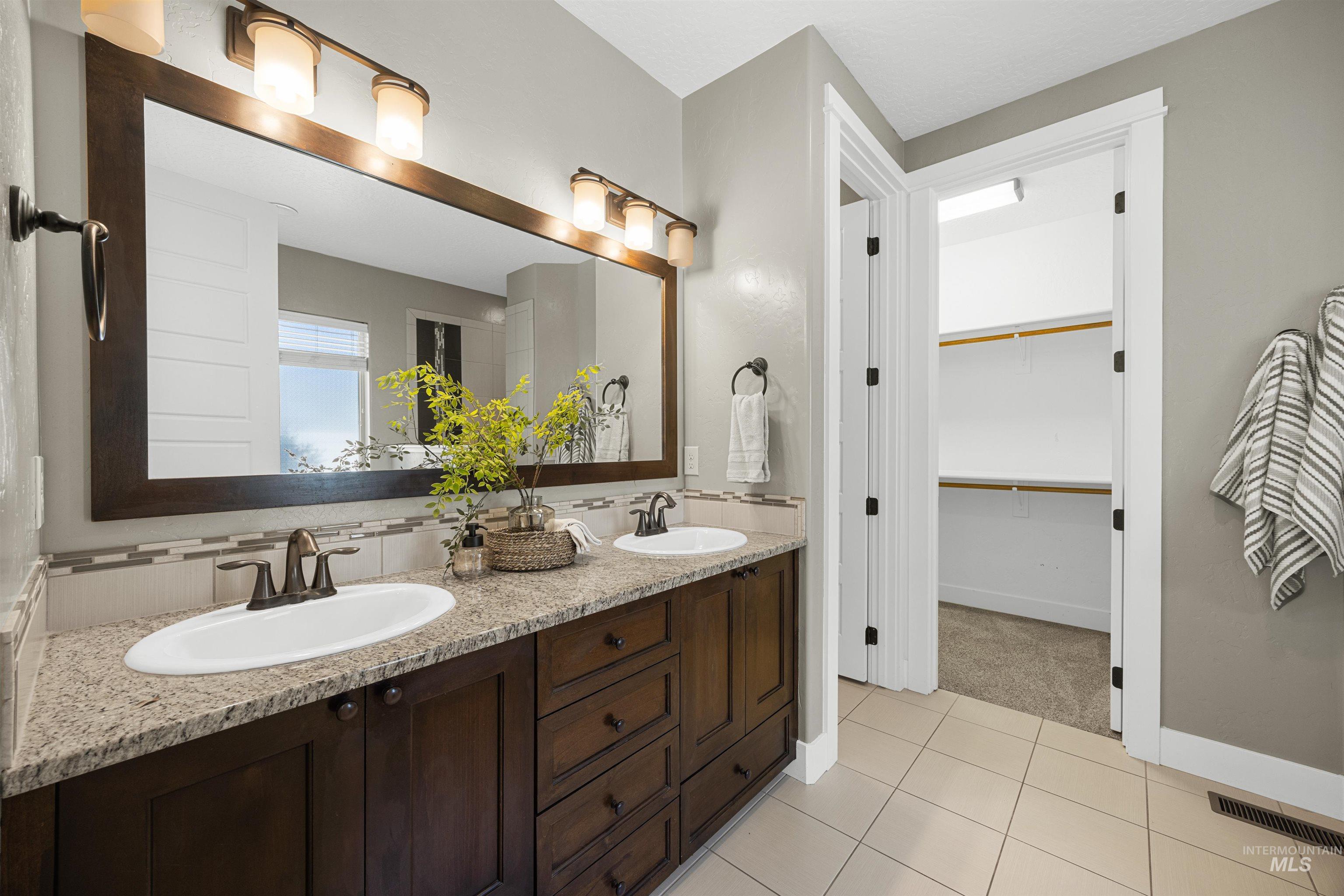 1491 E San Pedro, Meridian, Idaho 83646, 5 Bedrooms, 3.5 Bathrooms, Residential For Sale, Price $735,000,MLS 98989955