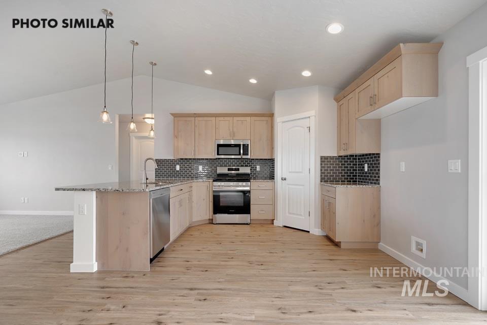 1370 Dawn St, Weiser, Idaho 83672, 4 Bedrooms, 2 Bathrooms, Residential For Sale, Price $371,299,MLS 98989956