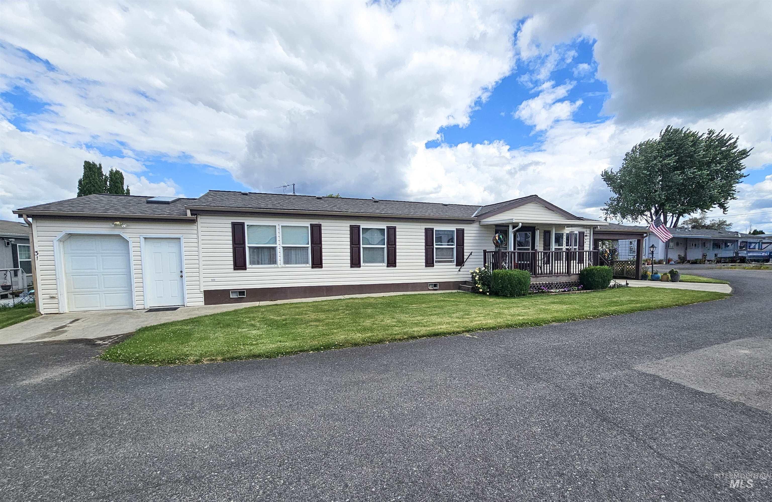 2034 Powers Avenue, Lewiston, Idaho 83501, 3 Bedrooms, 2 Bathrooms, Residential For Sale, Price $175,000, 98989961