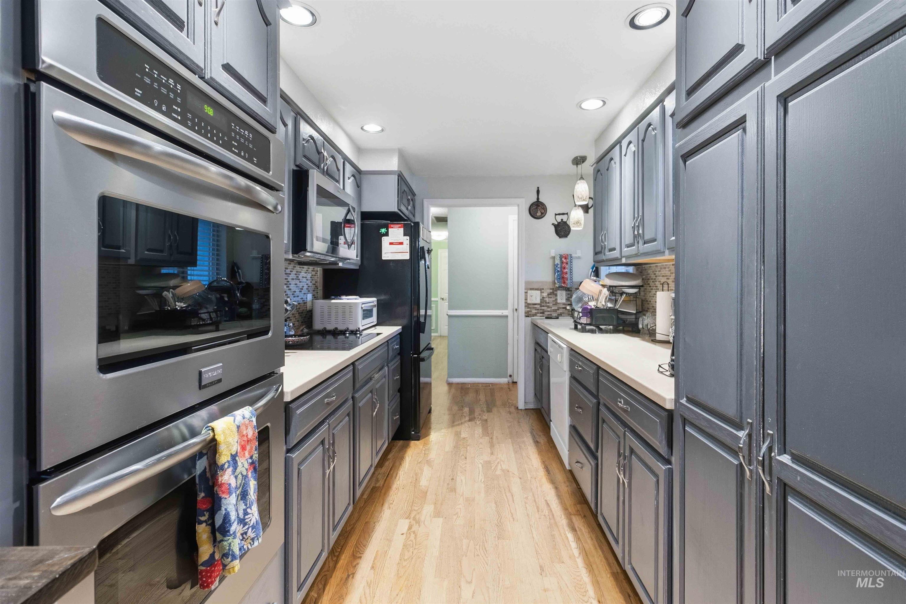 7685 W Mojave Dr, Boise, Idaho 83709-5947, 3 Bedrooms, 2 Bathrooms, Residential For Sale, Price $399,900,MLS 98989964