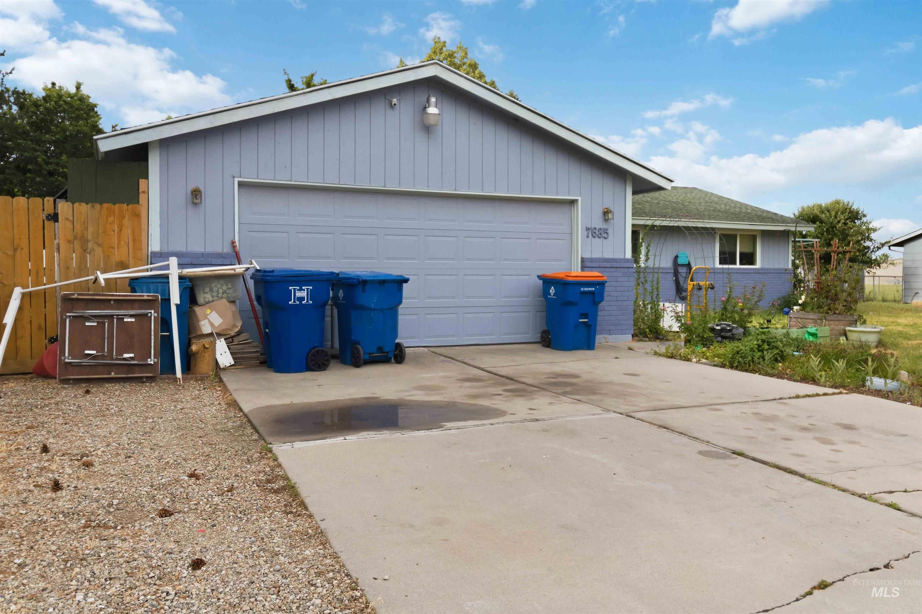 7685 W Mojave Dr, Boise, Idaho 83709-5947, 3 Bedrooms, 2 Bathrooms, Residential For Sale, Price $399,900,MLS 98989964