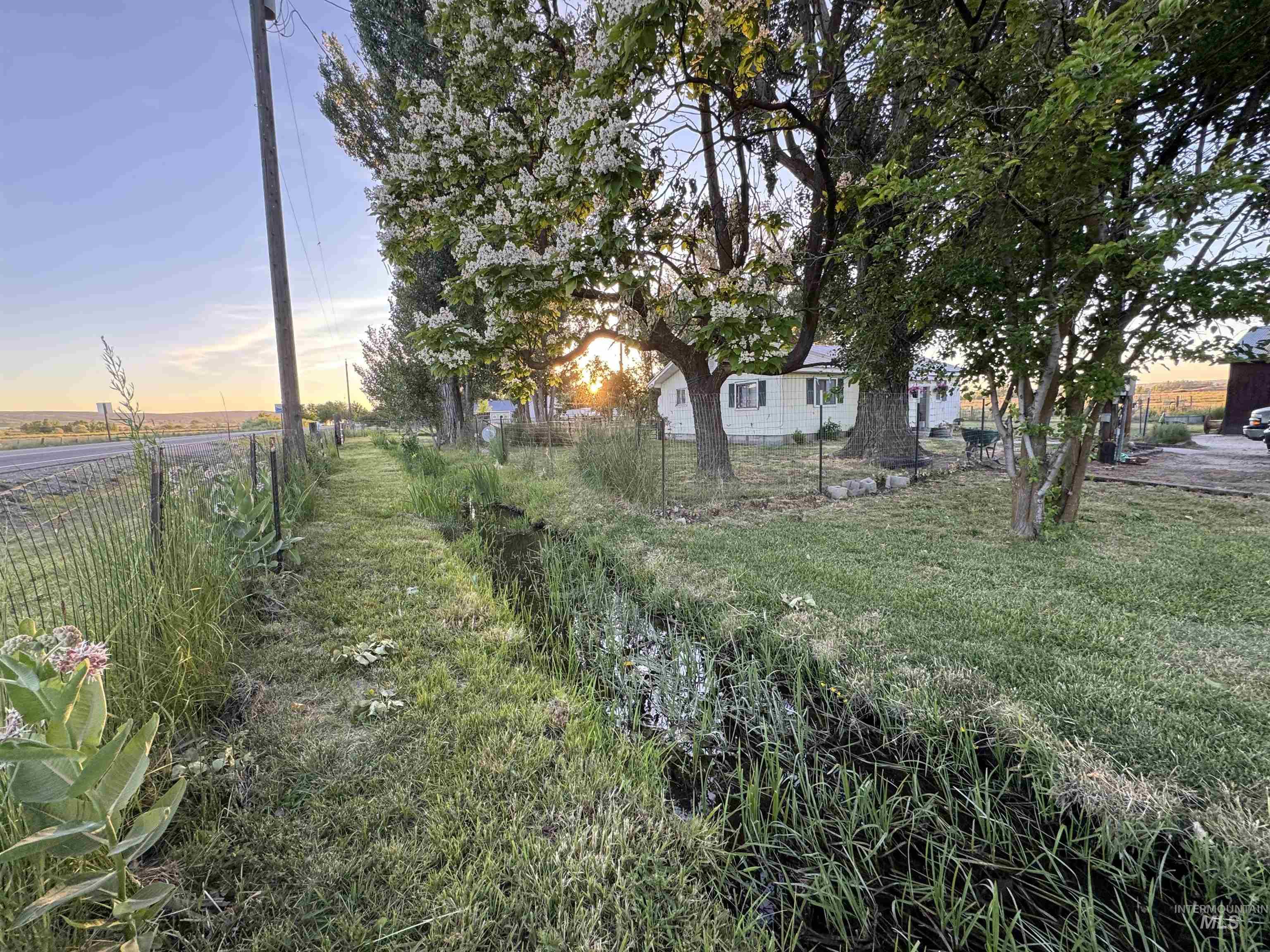 7002 W. Hwy 52, Emmett, Idaho 83617, 2 Bedrooms, 1 Bathroom, Residential For Sale, Price $575,000,MLS 98989966