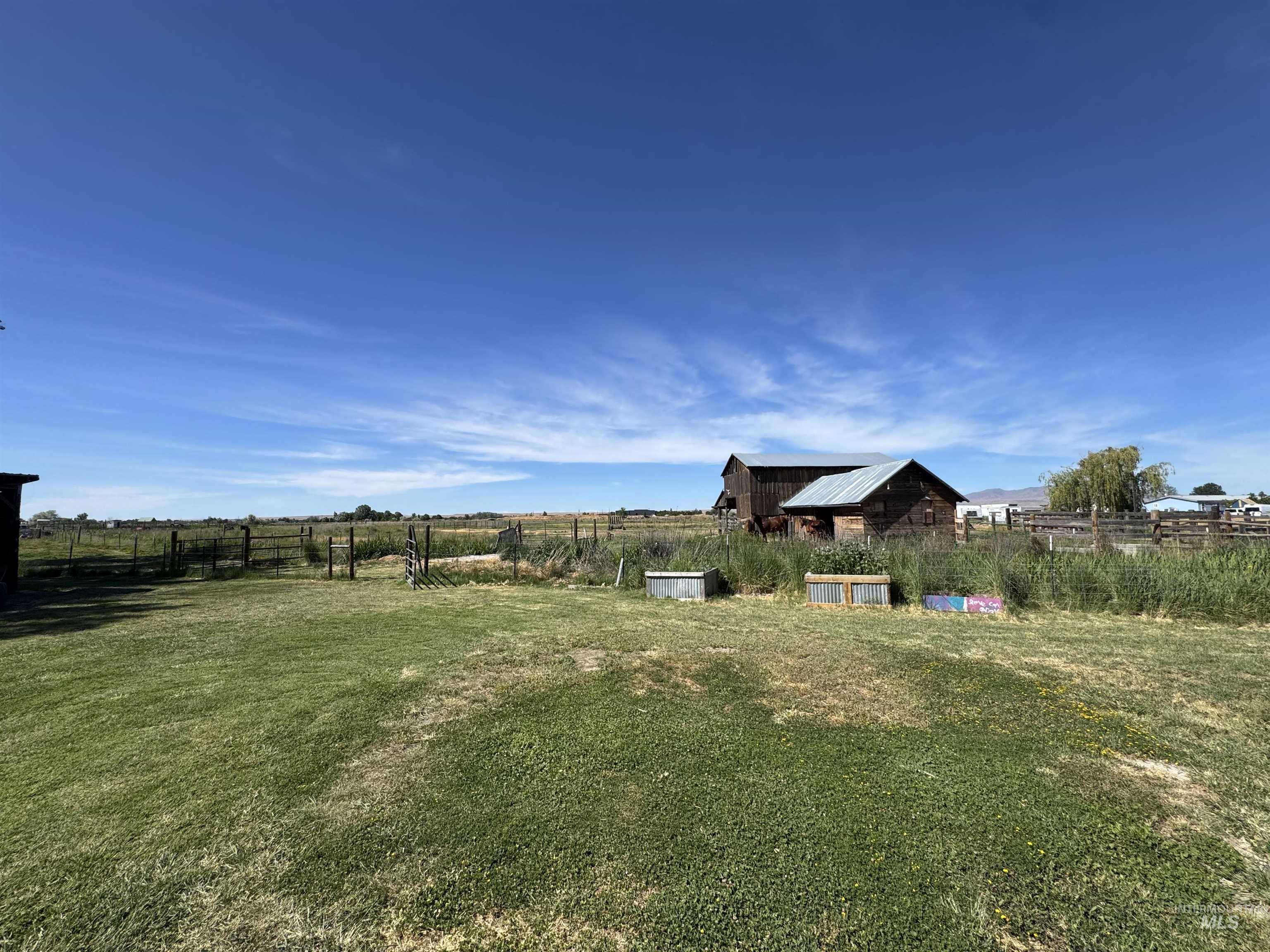 7002 W. Hwy 52, Emmett, Idaho 83617, 2 Bedrooms, 1 Bathroom, Residential For Sale, Price $575,000,MLS 98989966