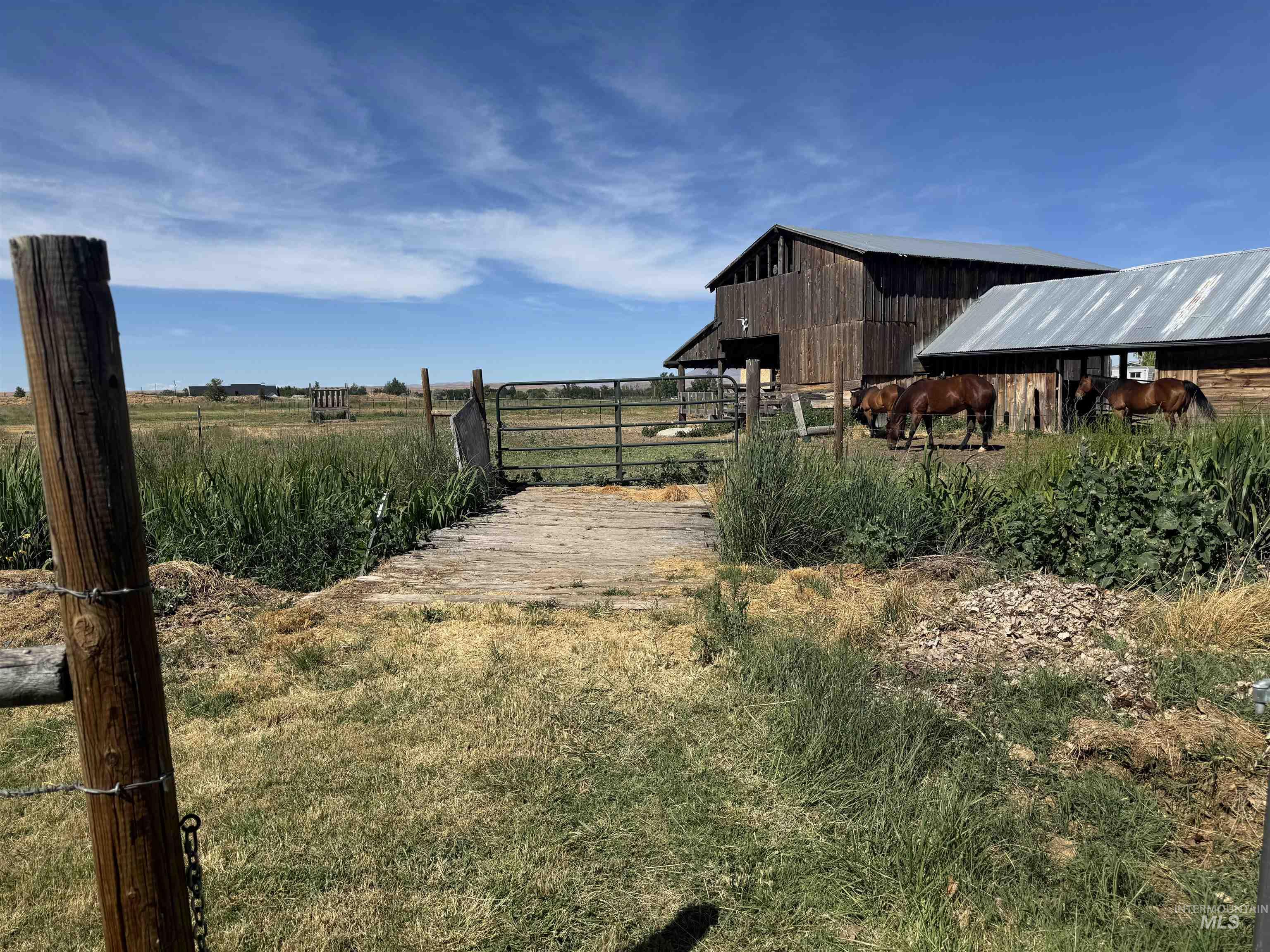 7002 W. Hwy 52, Emmett, Idaho 83617, 2 Bedrooms, 1 Bathroom, Residential For Sale, Price $575,000,MLS 98989966