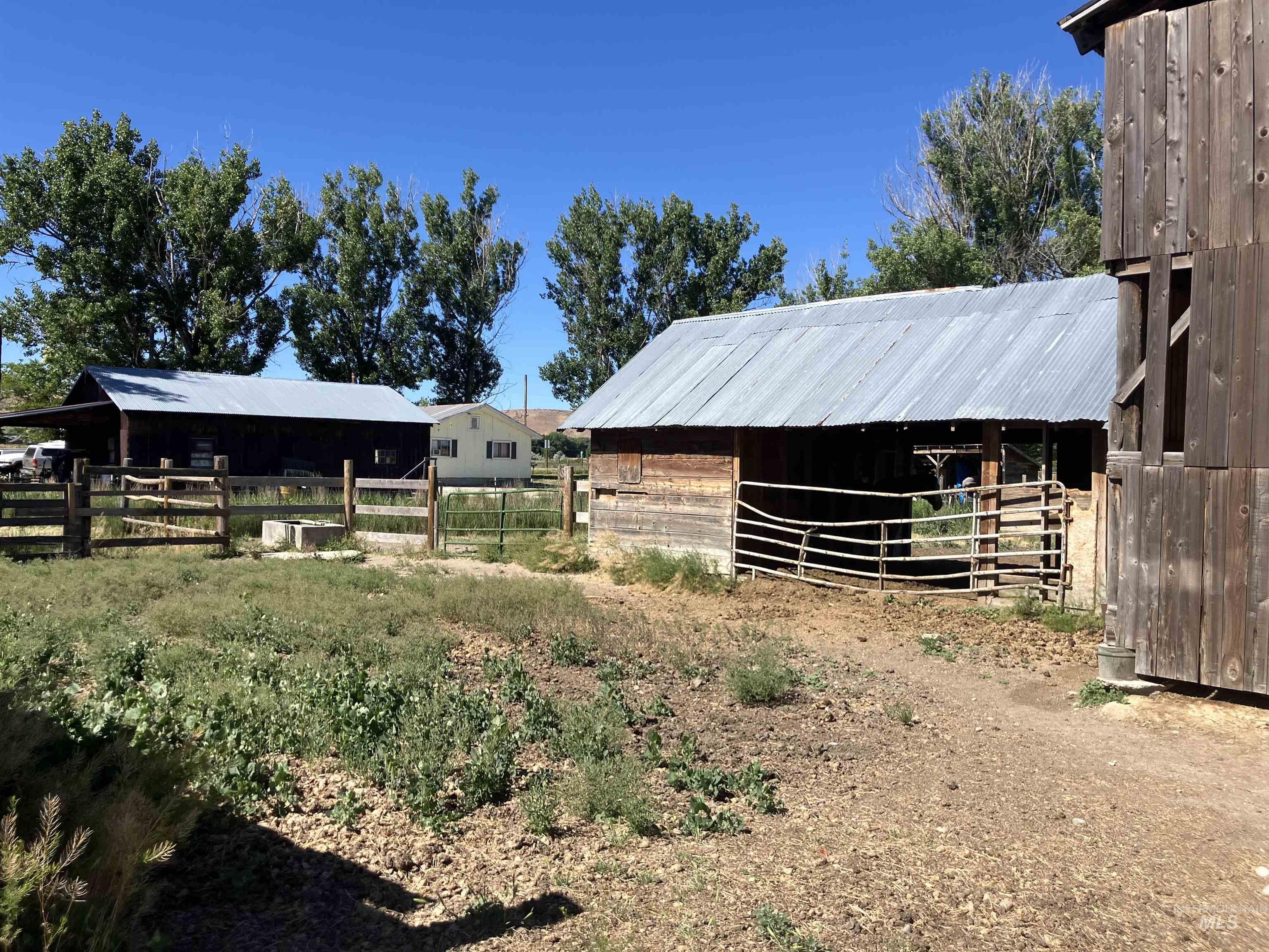 7002 W. Hwy 52, Emmett, Idaho 83617, 2 Bedrooms, 1 Bathroom, Residential For Sale, Price $575,000,MLS 98989966