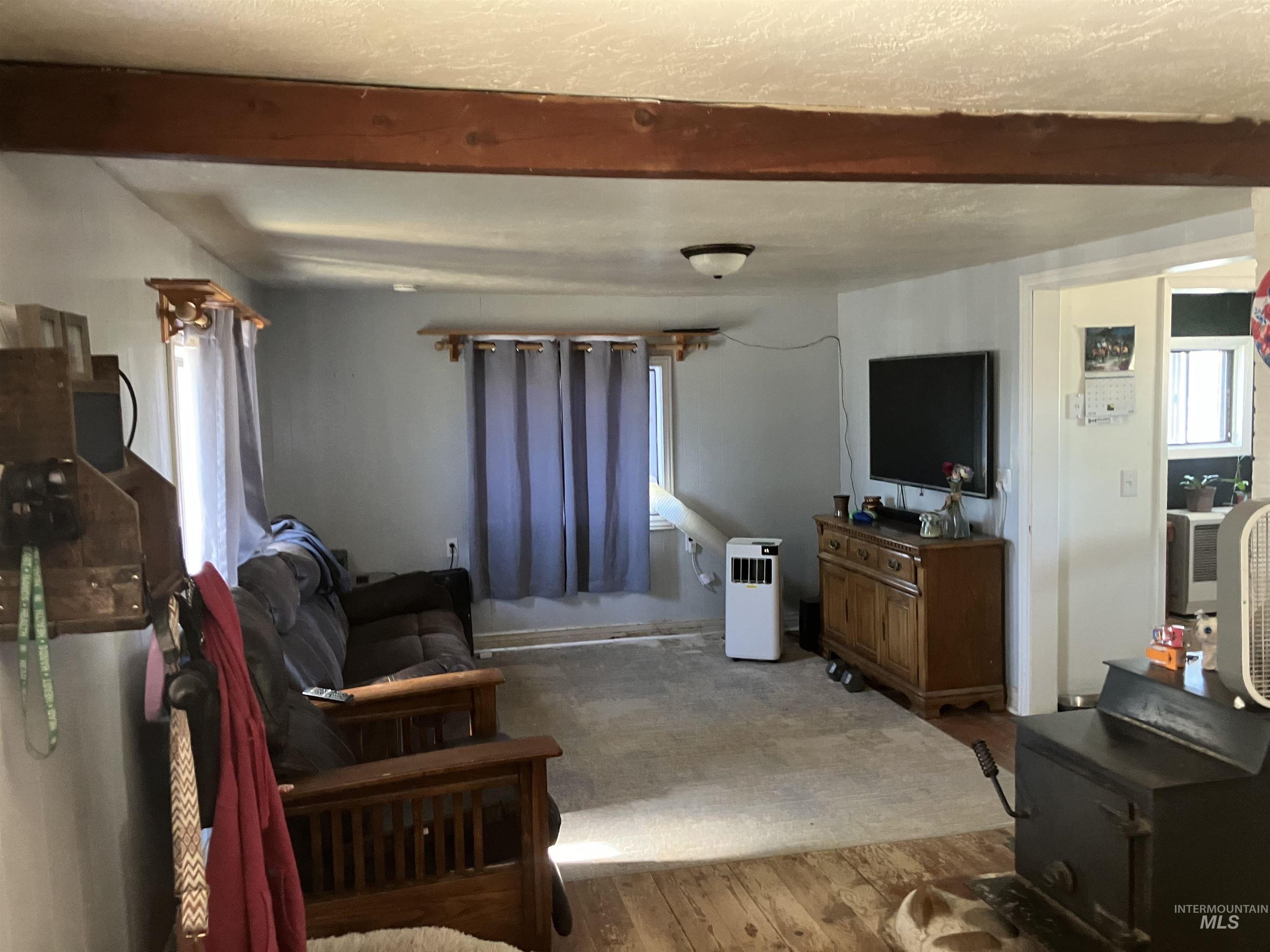 7002 W. Hwy 52, Emmett, Idaho 83617, 2 Bedrooms, 1 Bathroom, Residential For Sale, Price $575,000,MLS 98989966