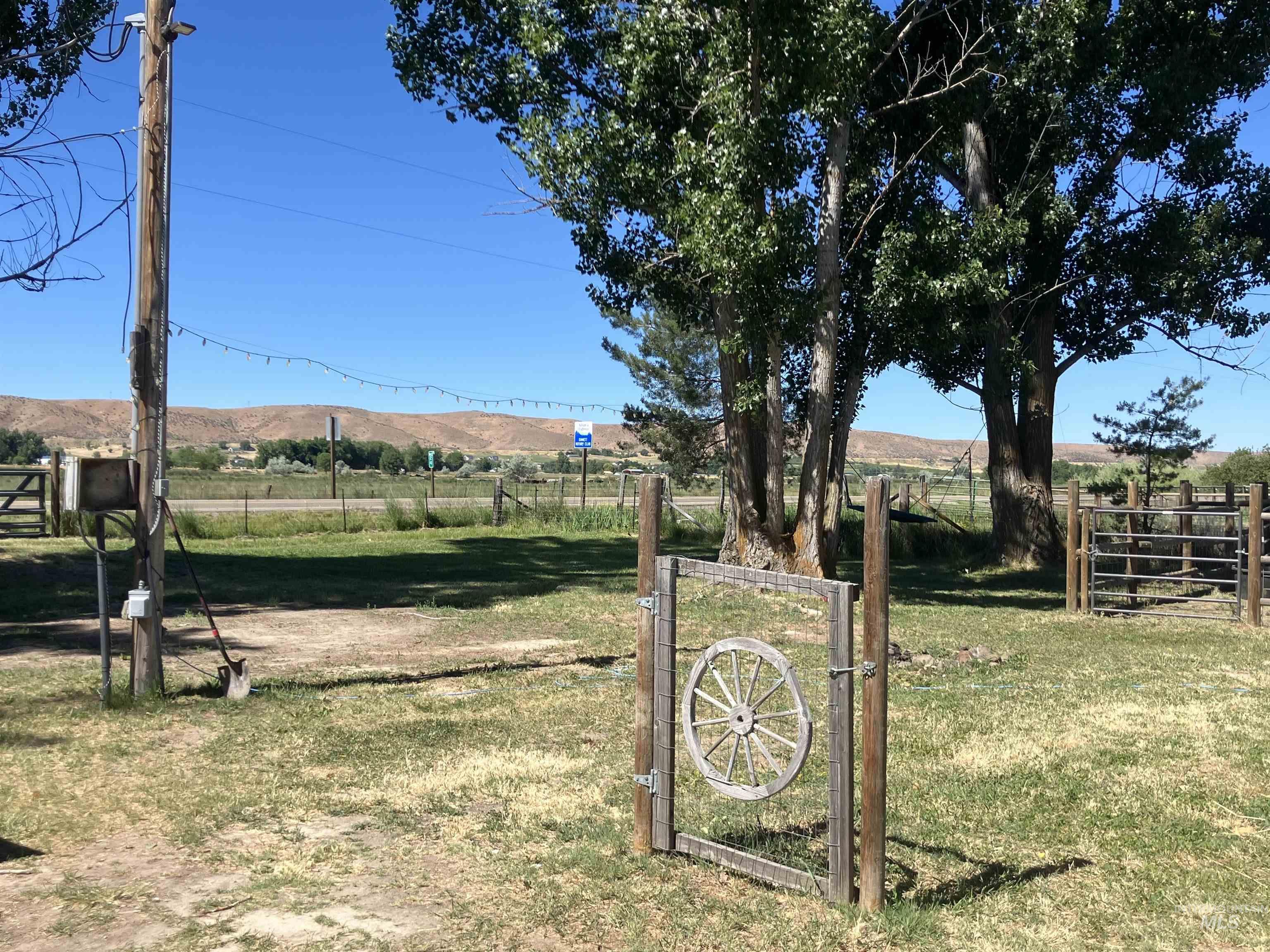 7002 W. Hwy 52, Emmett, Idaho 83617, 2 Bedrooms, 1 Bathroom, Residential For Sale, Price $575,000,MLS 98989966