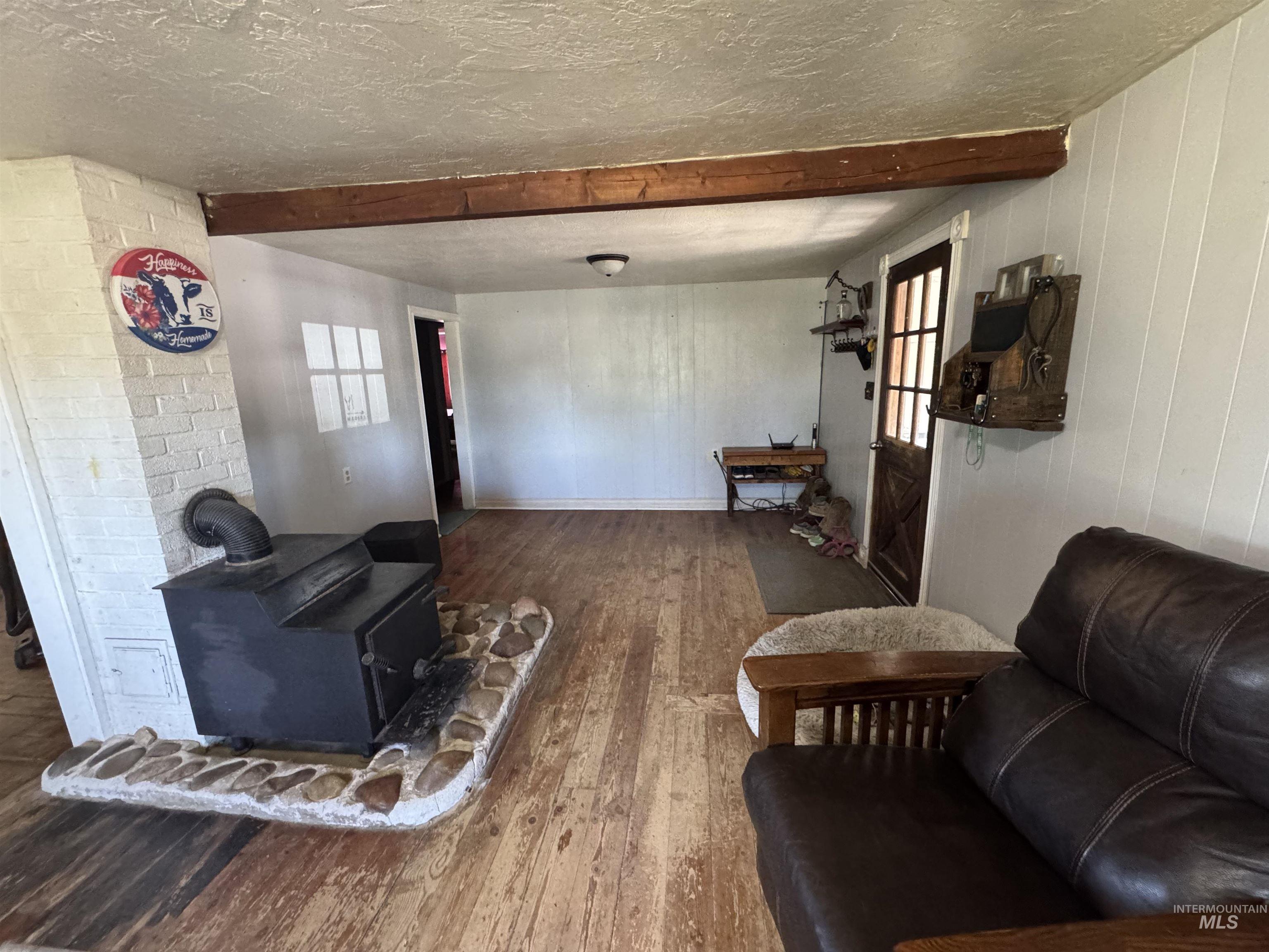 7002 W. Hwy 52, Emmett, Idaho 83617, 2 Bedrooms, 1 Bathroom, Residential For Sale, Price $575,000,MLS 98989966