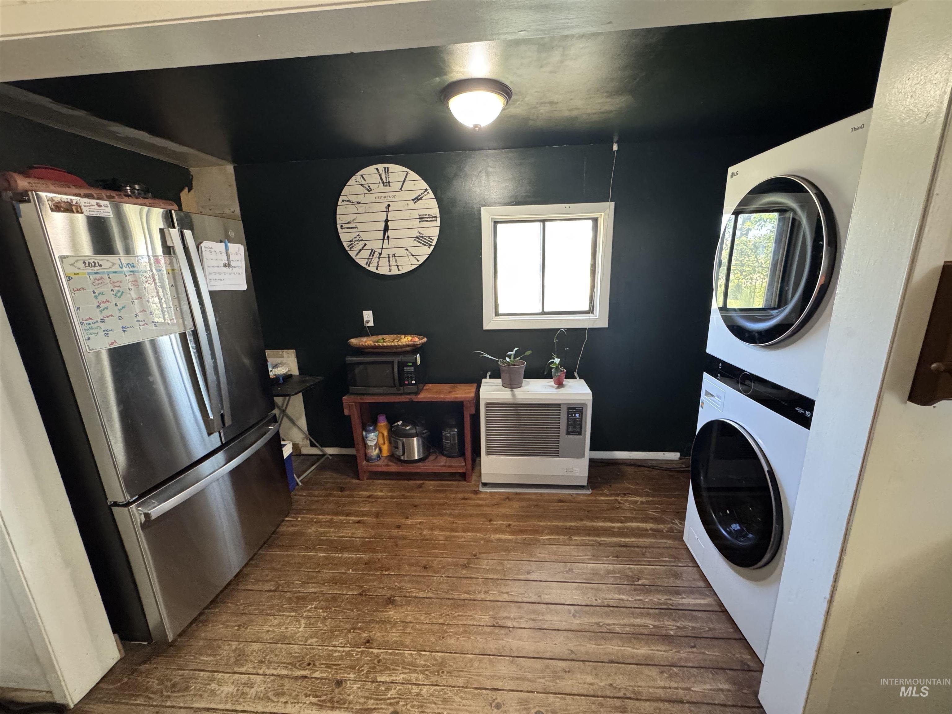 7002 W. Hwy 52, Emmett, Idaho 83617, 2 Bedrooms, 1 Bathroom, Residential For Sale, Price $575,000,MLS 98989966
