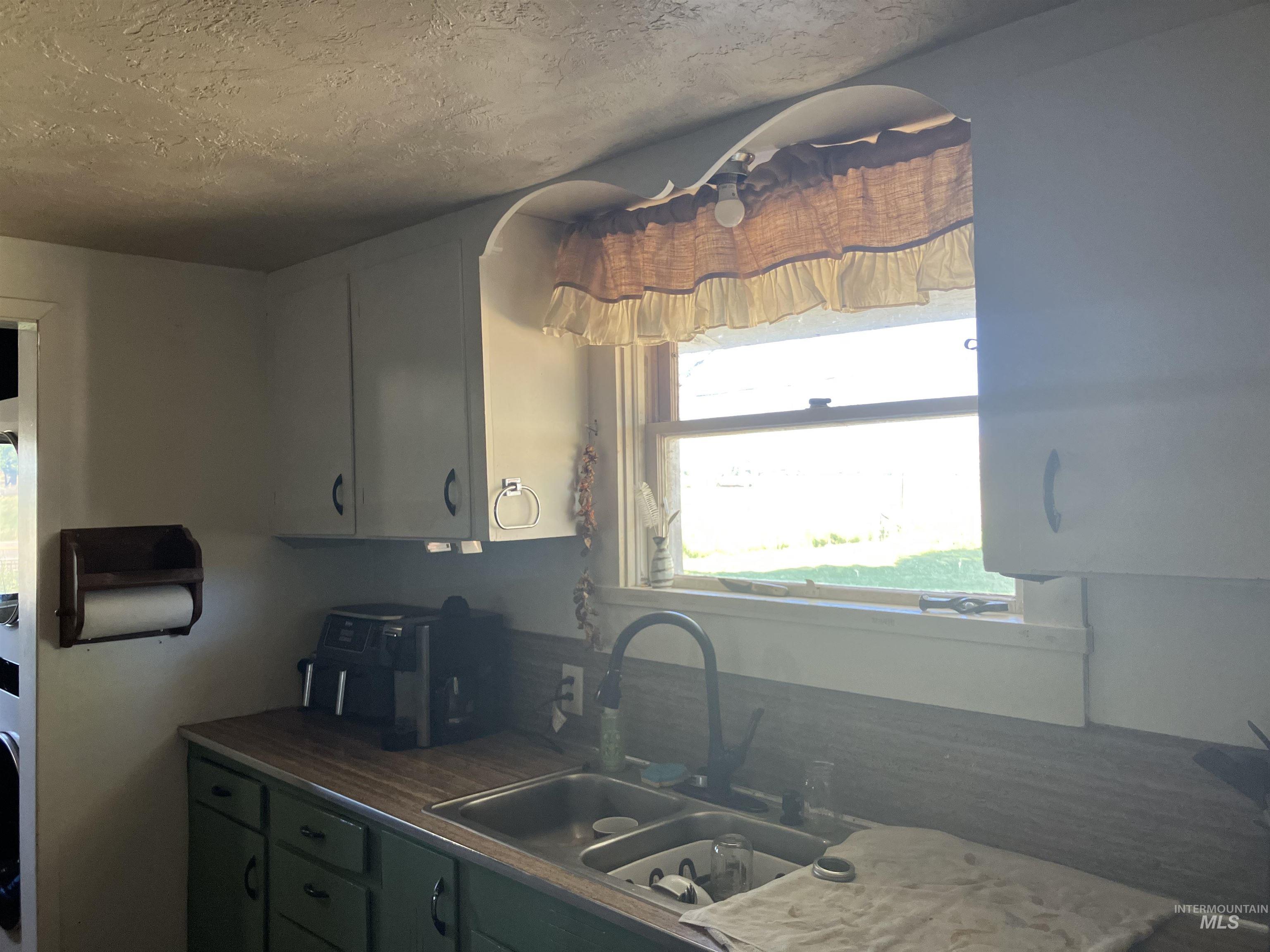 7002 W. Hwy 52, Emmett, Idaho 83617, 2 Bedrooms, 1 Bathroom, Residential For Sale, Price $575,000,MLS 98989966