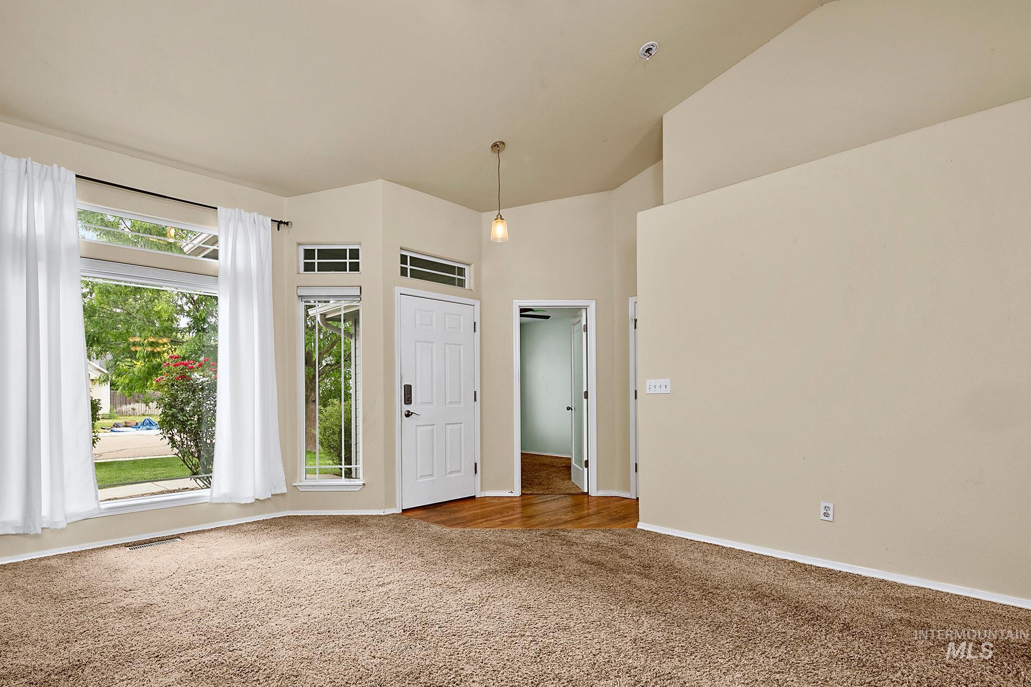 899 Blue Grass Way, Middleton, Idaho 83644, 3 Bedrooms, 2 Bathrooms, Residential For Sale, Price $399,990,MLS 98989967