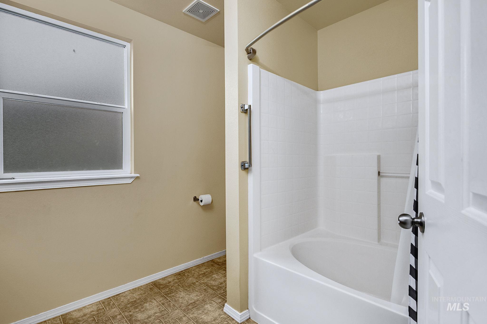 899 Blue Grass Way, Middleton, Idaho 83644, 3 Bedrooms, 2 Bathrooms, Residential For Sale, Price $399,990,MLS 98989967