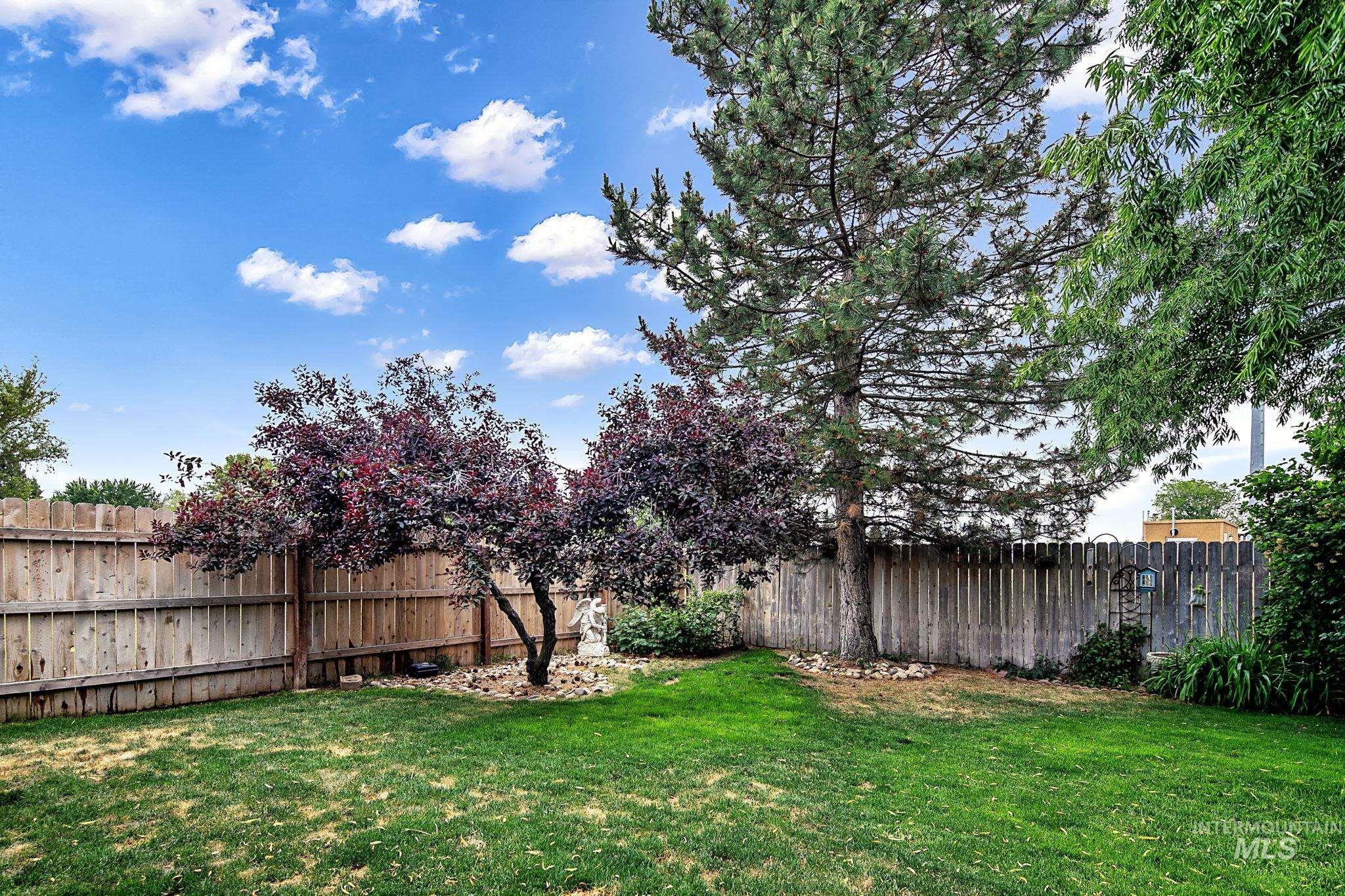 899 Blue Grass Way, Middleton, Idaho 83644, 3 Bedrooms, 2 Bathrooms, Residential For Sale, Price $399,990,MLS 98989967