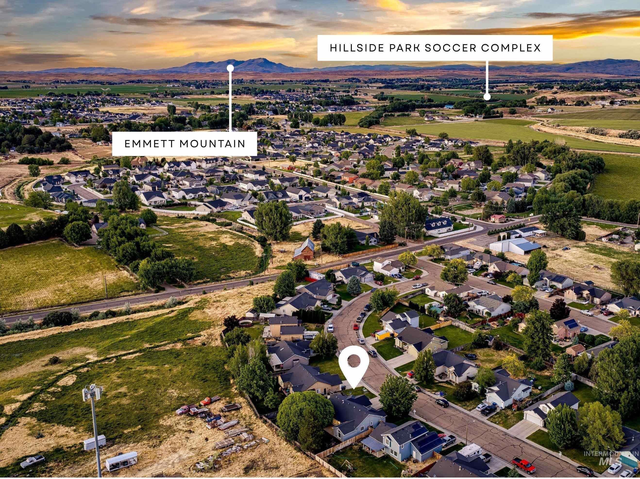899 Blue Grass Way, Middleton, Idaho 83644, 3 Bedrooms, 2 Bathrooms, Residential For Sale, Price $399,990,MLS 98989967