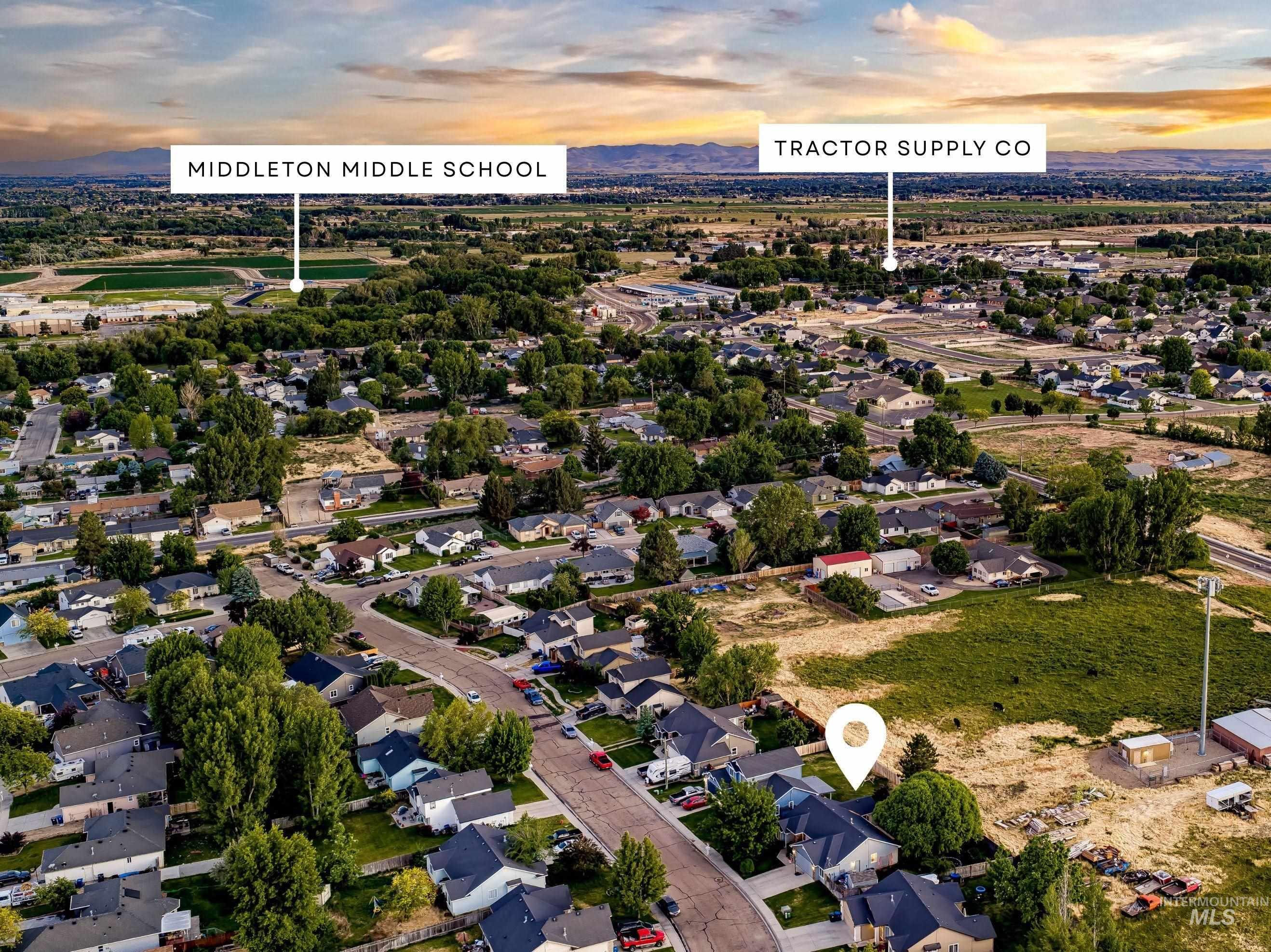 899 Blue Grass Way, Middleton, Idaho 83644, 3 Bedrooms, 2 Bathrooms, Residential For Sale, Price $399,990,MLS 98989967