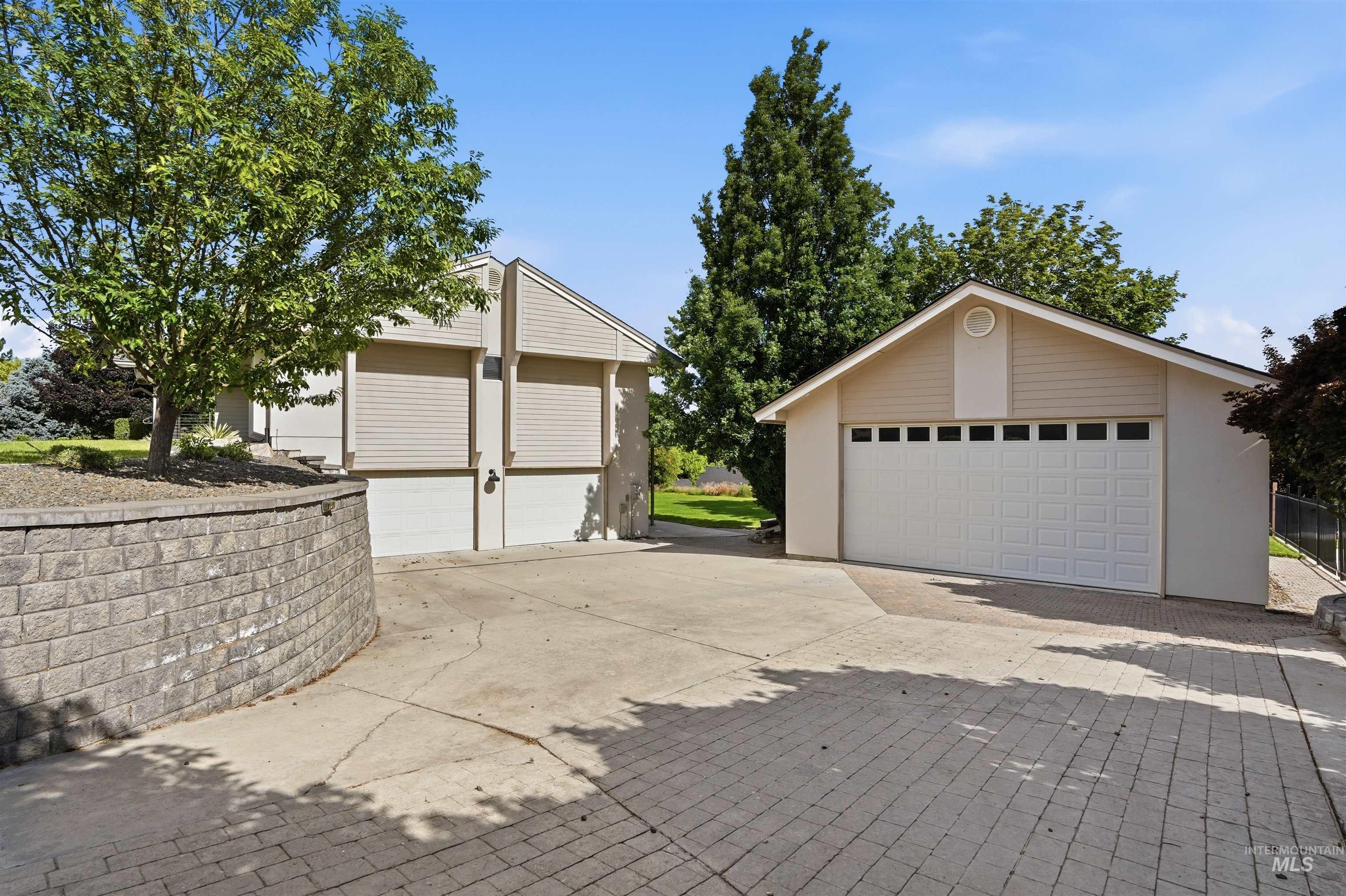 2020 Primrose Ln, Nampa, Idaho 83686, 4 Bedrooms, 3 Bathrooms, Residential For Sale, Price $825,000,MLS 98989971
