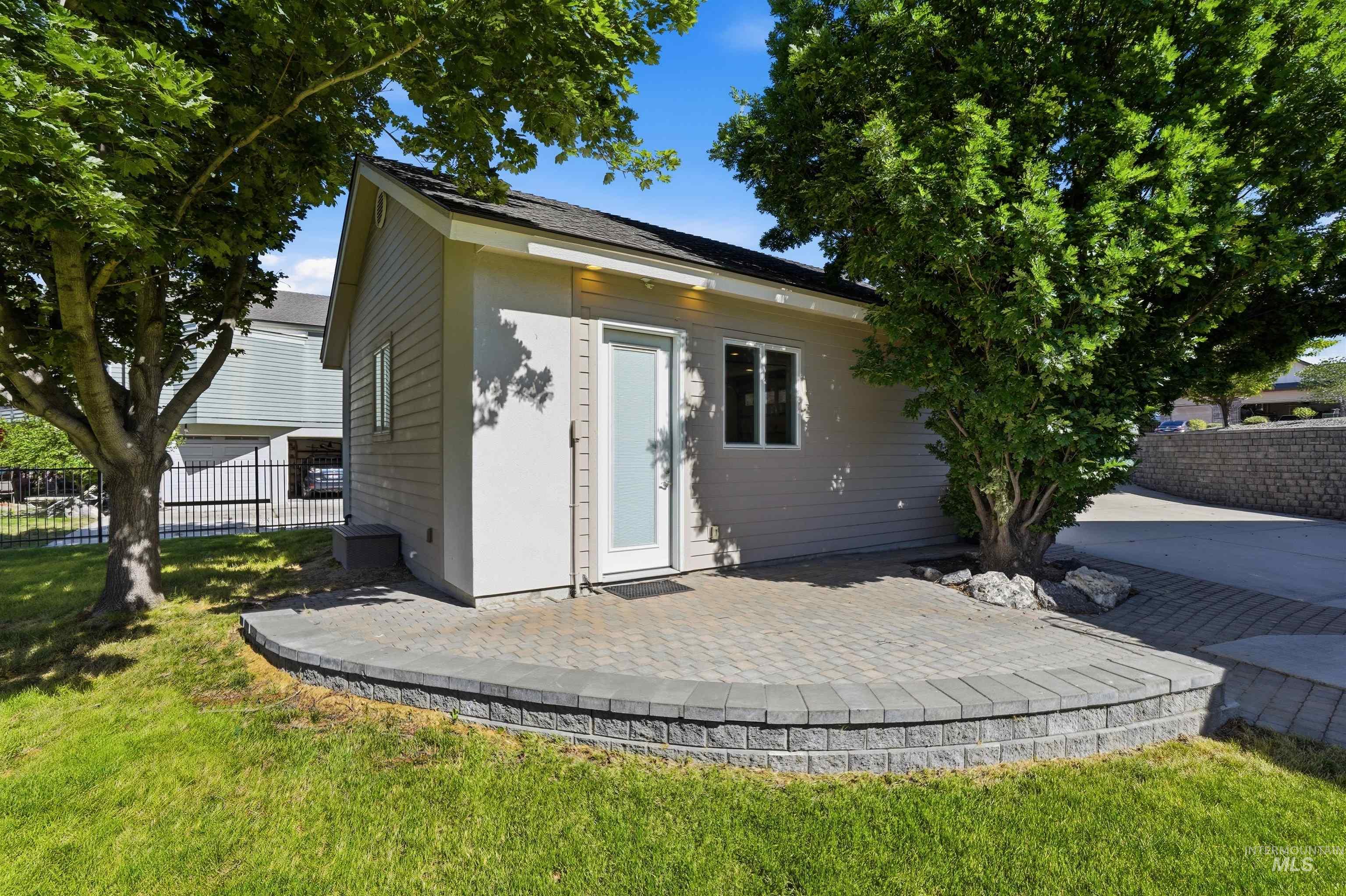 2020 Primrose Ln, Nampa, Idaho 83686, 4 Bedrooms, 3 Bathrooms, Residential For Sale, Price $825,000,MLS 98989971
