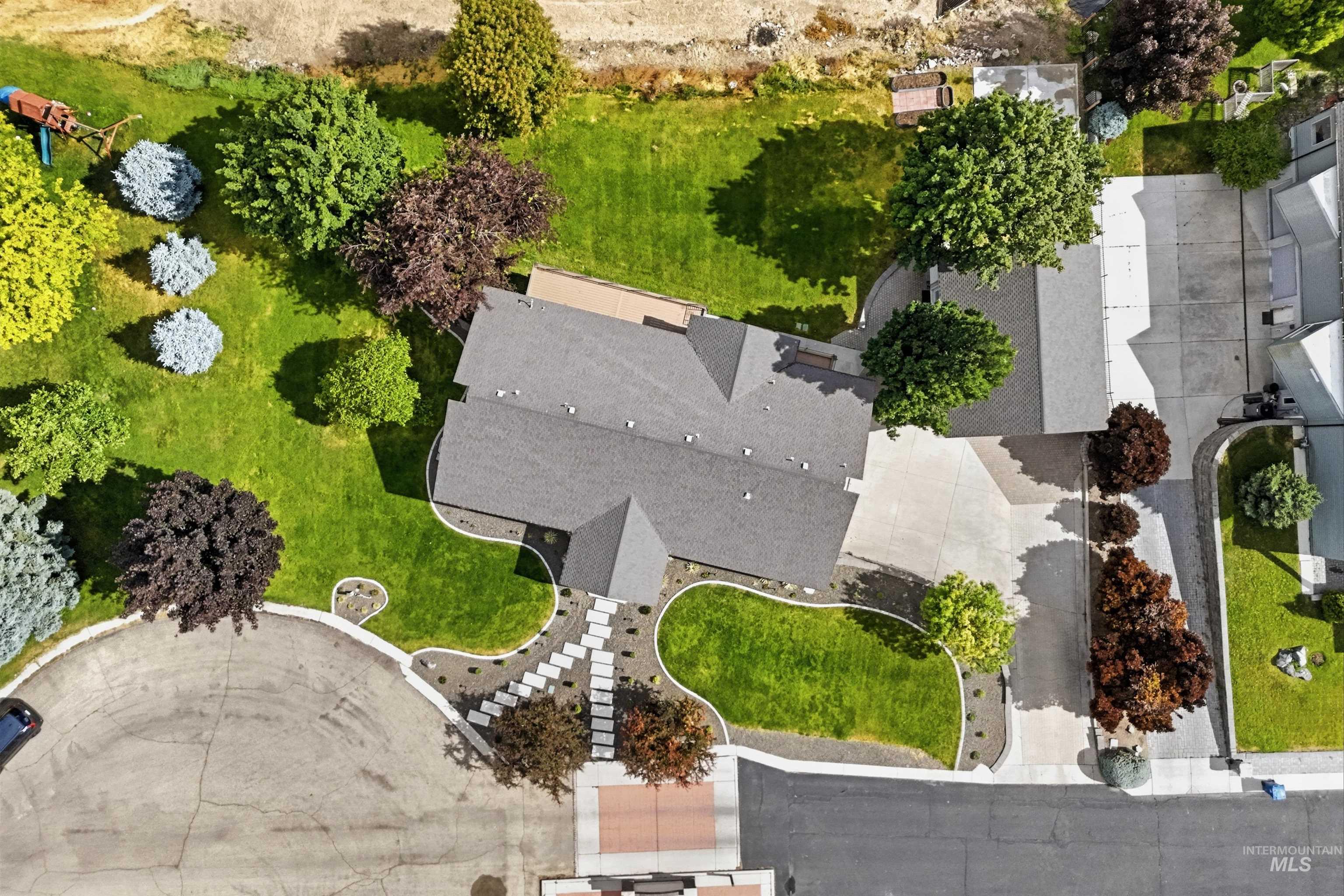 2020 Primrose Ln, Nampa, Idaho 83686, 4 Bedrooms, 3 Bathrooms, Residential For Sale, Price $825,000,MLS 98989971