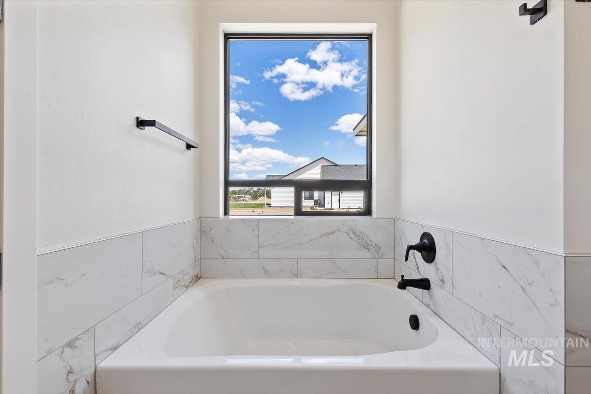 26215 Reed Lane, Wilder, Idaho 83676, 4 Bedrooms, 3.5 Bathrooms, Residential For Sale, Price $799,900,MLS 98989972