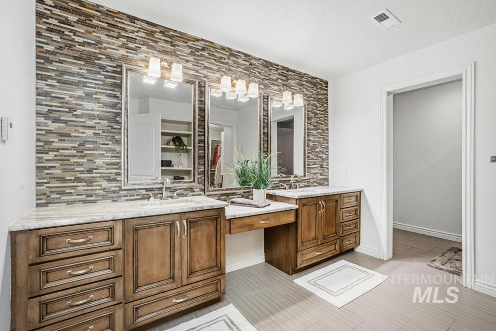 1545 E Nines Point Ln, Boise, Idaho 83702, 4 Bedrooms, 5.5 Bathrooms, Residential For Sale, Price $2,780,000,MLS 98989977