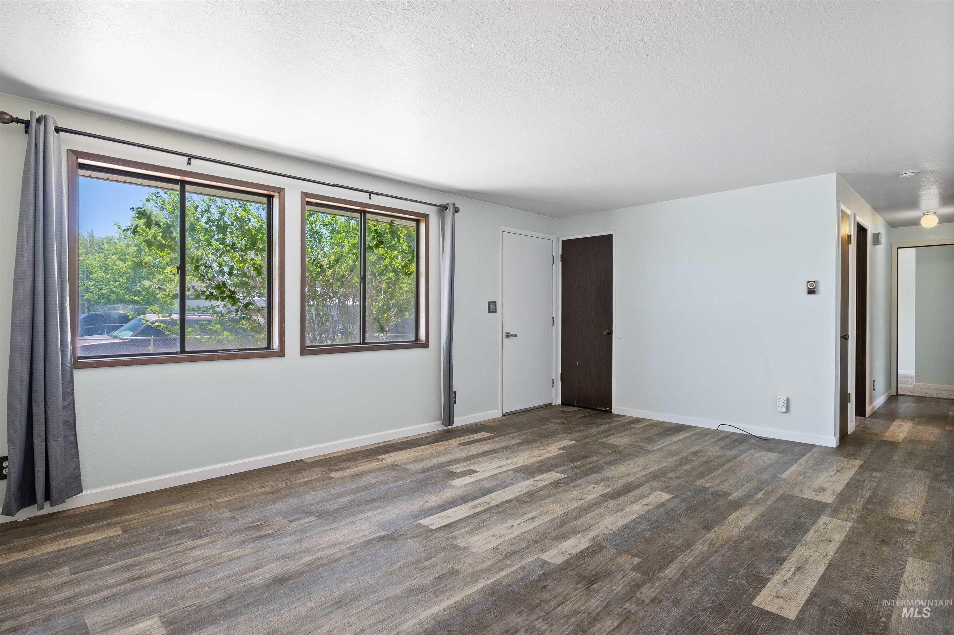 718 18th Ave E, Jerome, Idaho 83338, 3 Bedrooms, 1 Bathroom, Residential For Sale, Price $257,000,MLS 98989978