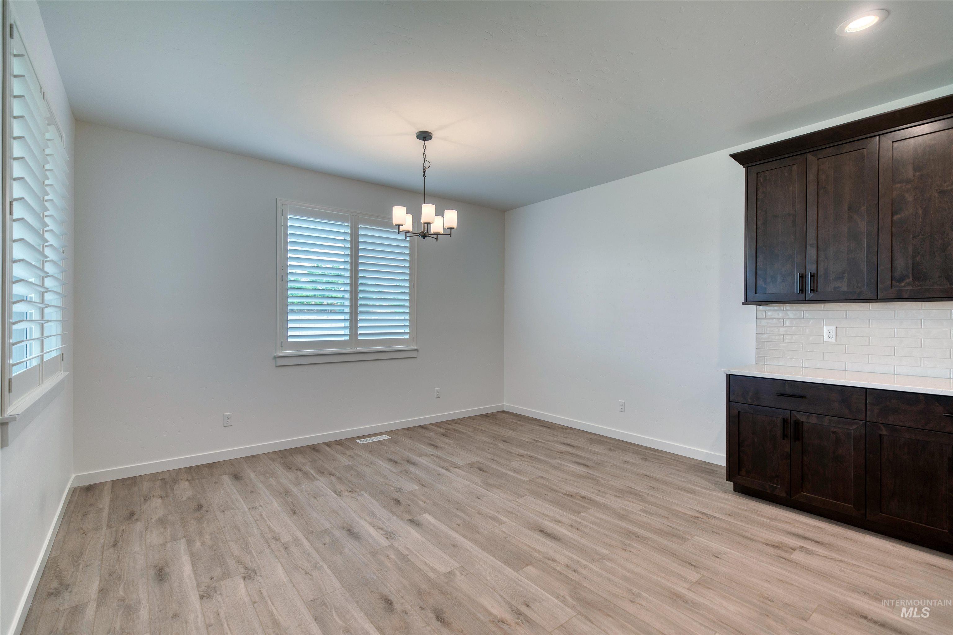 8900 W Snow Wolf Dr, Star, Idaho 83669, 3 Bedrooms, 2 Bathrooms, Residential For Sale, Price $549,900,MLS 98989980