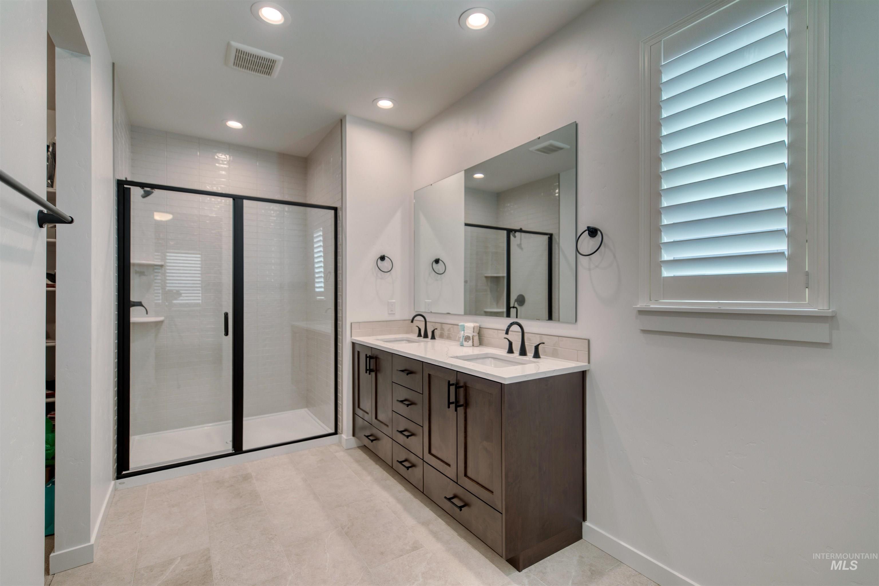 8900 W Snow Wolf Dr, Star, Idaho 83669, 3 Bedrooms, 2 Bathrooms, Residential For Sale, Price $549,900,MLS 98989980