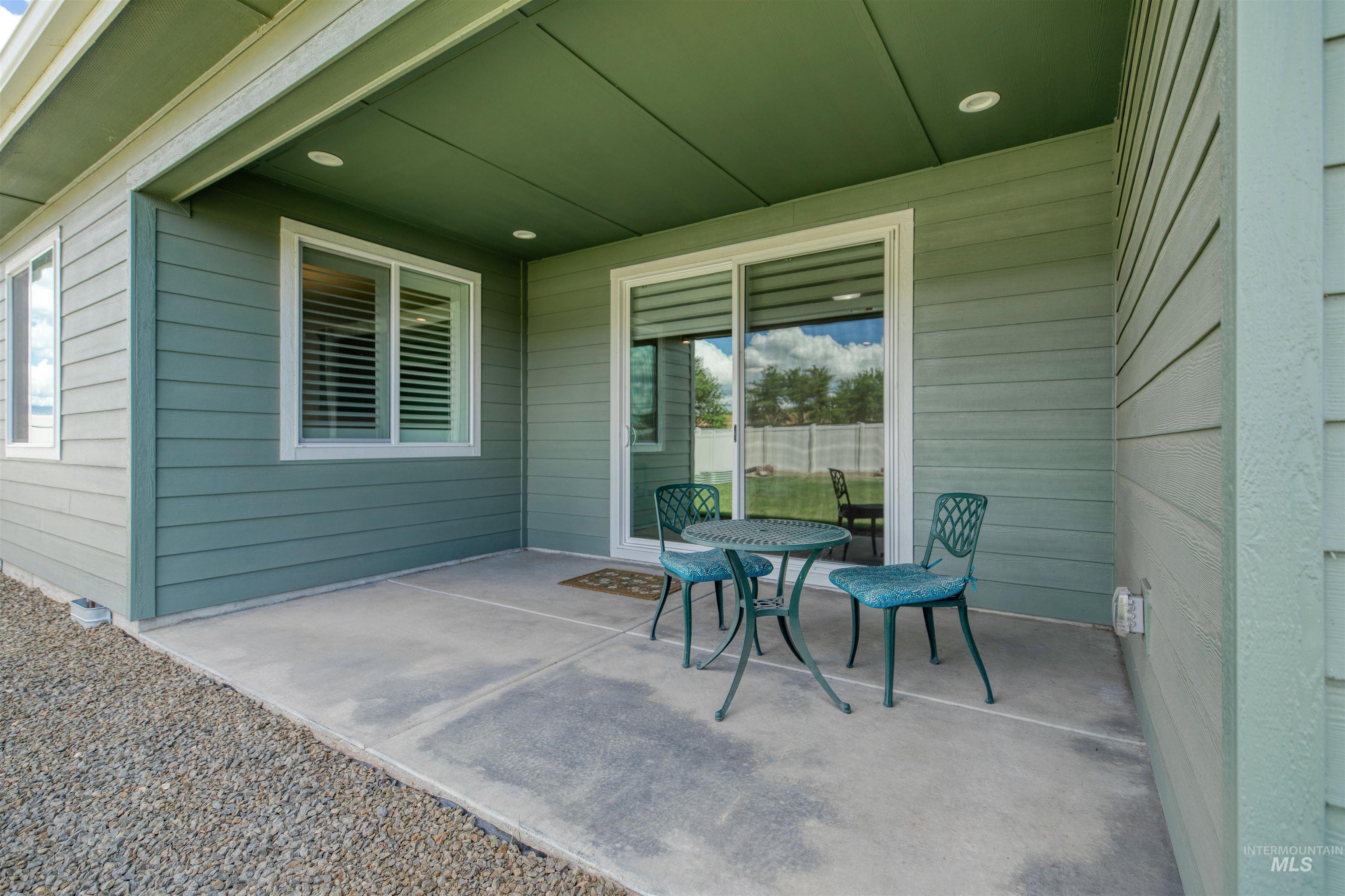 8900 W Snow Wolf Dr, Star, Idaho 83669, 3 Bedrooms, 2 Bathrooms, Residential For Sale, Price $549,900,MLS 98989980